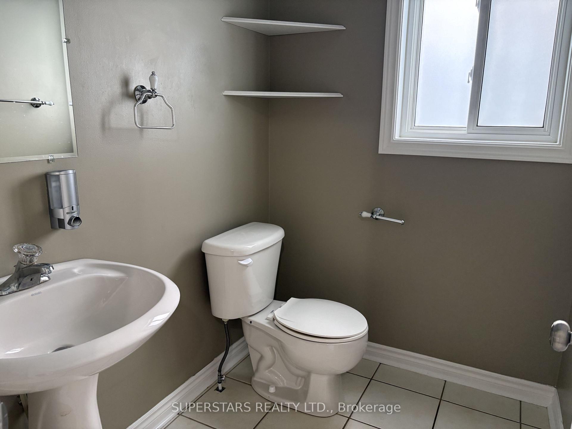 Photo 8 of 98 Joseph Crescent, Barrie, Painswick South — HOMEH
