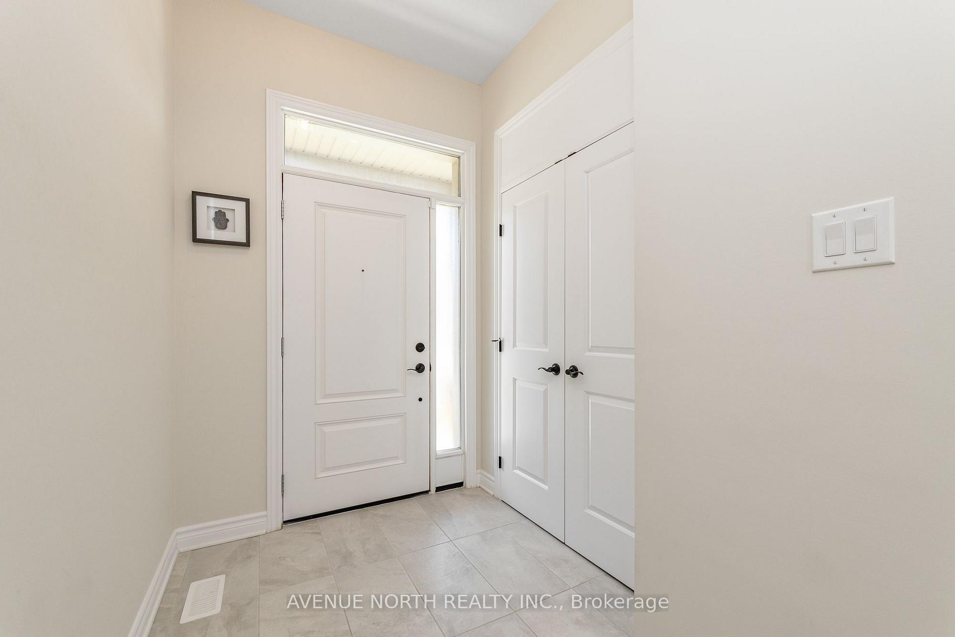 Photo 4 of 98 Nepeta Crescent, Ottawa, Blossom Park/Kemp Park/Findlay Creek — HOMEH