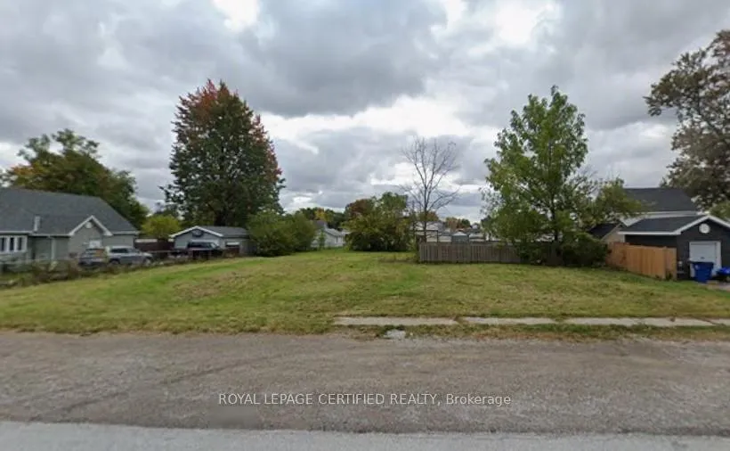 Photo 1 of 327 Queen Street, Chatham-Kent, Wallaceburg — HOMEH