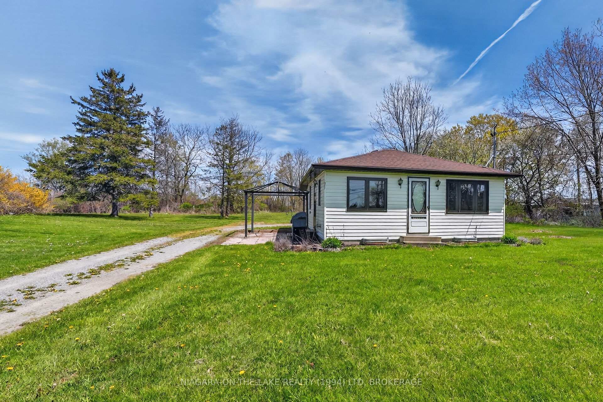Photo of 527 Empire Road
