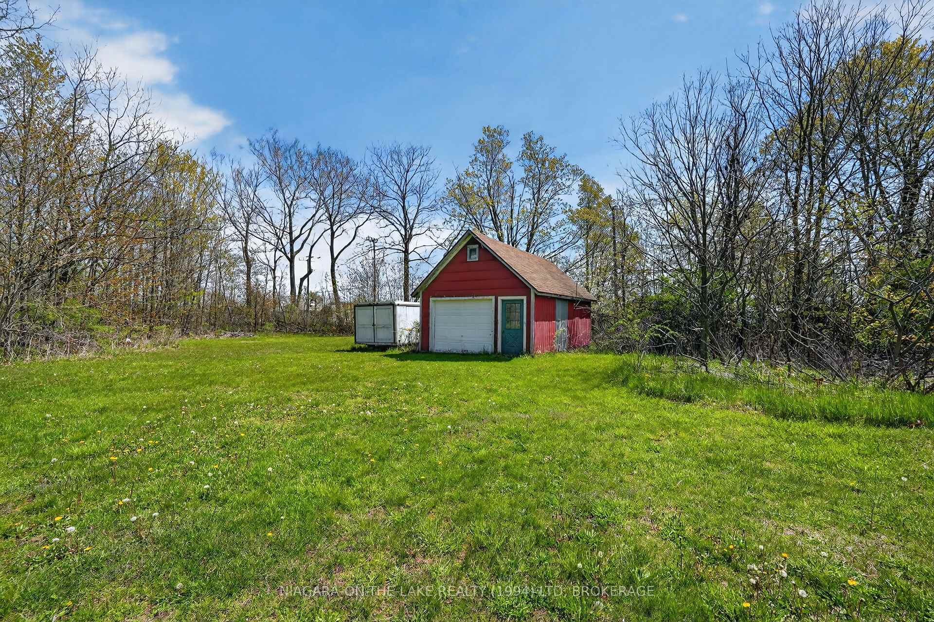 Photo 18 of 527 Empire Road, Port Colborne, Sherkston — HOMEH