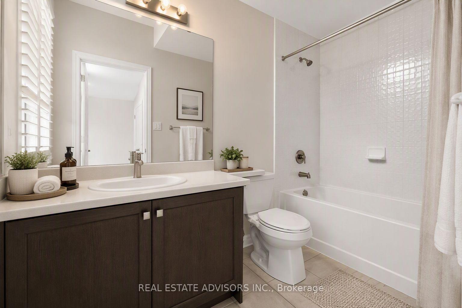 Photo 14 of 574 Queen Mary Drive, Brampton, Northwest Brampton — HOMEH
