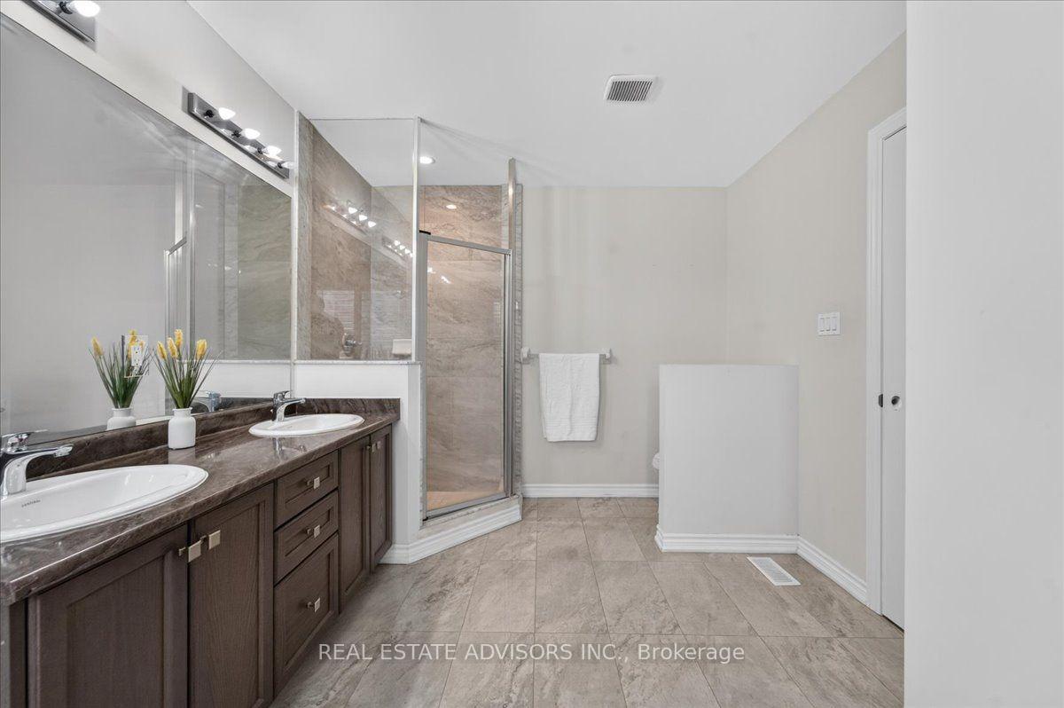 Photo 40 of 574 Queen Mary Drive, Brampton, Northwest Brampton — HOMEH