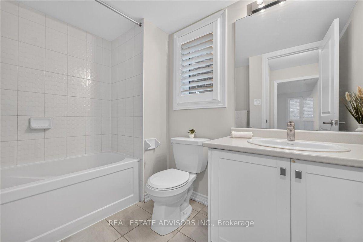 Photo 55 of 574 Queen Mary Drive, Brampton, Northwest Brampton — HOMEH
