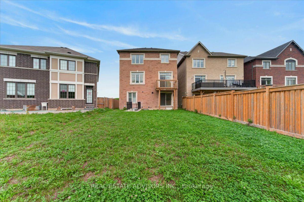 Photo 61 of 574 Queen Mary Drive, Brampton, Northwest Brampton — HOMEH
