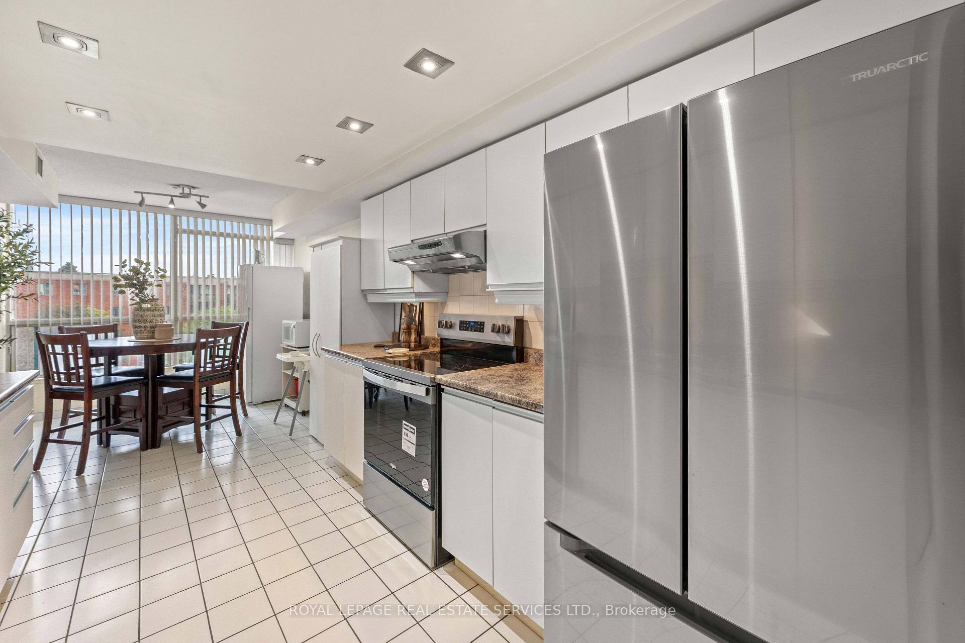 Photo 9 of Unit 413, 4725 Sheppard Avenue E, Scarborough, Agincourt South-Malvern West — HOMEH