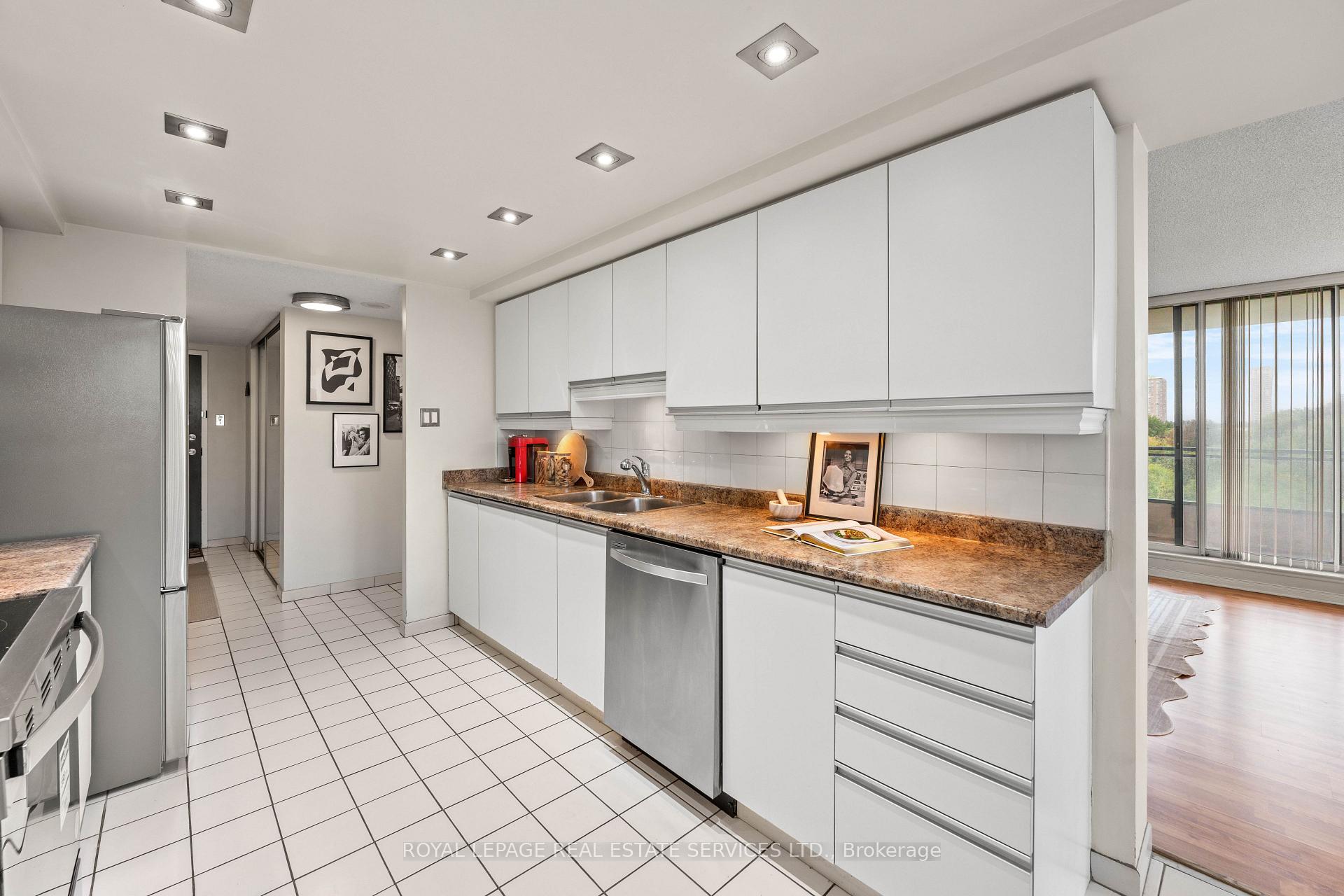 Photo 12 of Unit 413, 4725 Sheppard Avenue E, Scarborough, Agincourt South-Malvern West — HOMEH