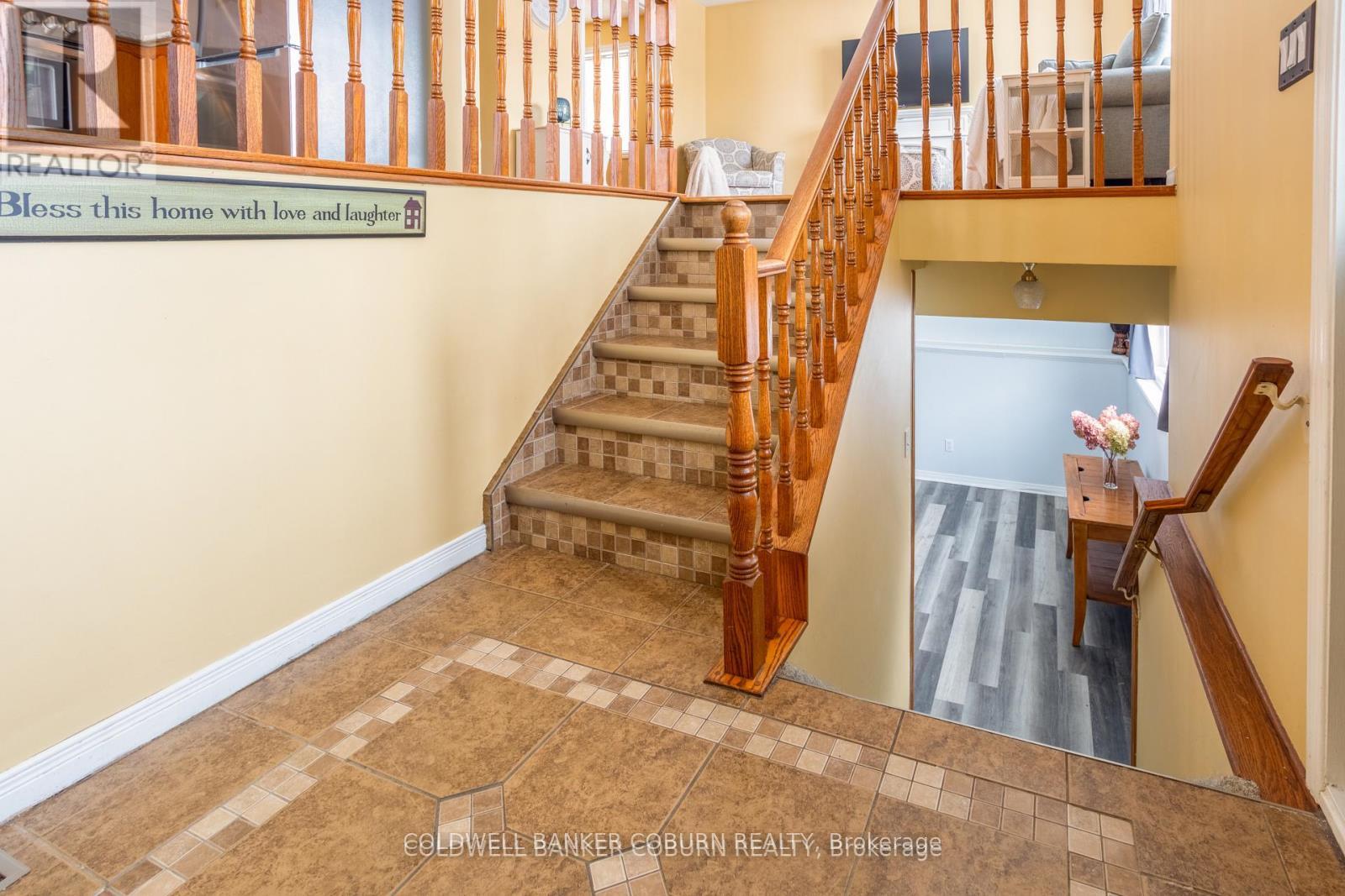 Photo 2 of 28 Landrigan Street, Arnprior, Arnprior — HOMEH