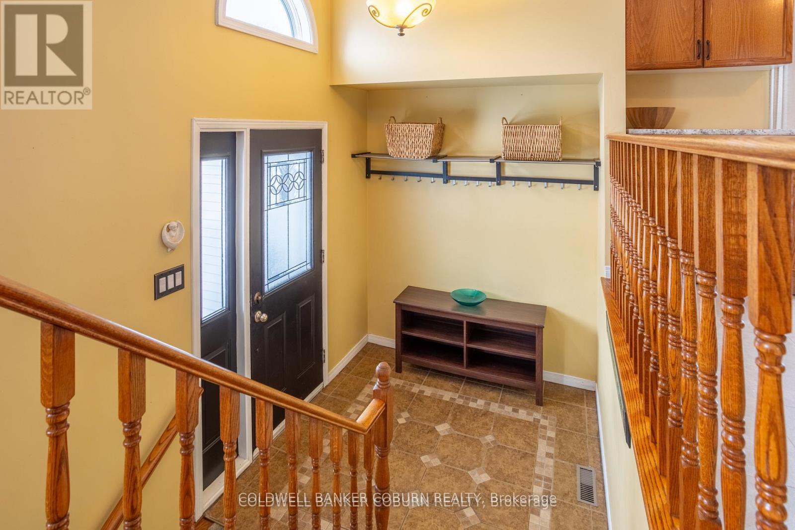 Photo 3 of 28 Landrigan Street, Arnprior, Arnprior — HOMEH