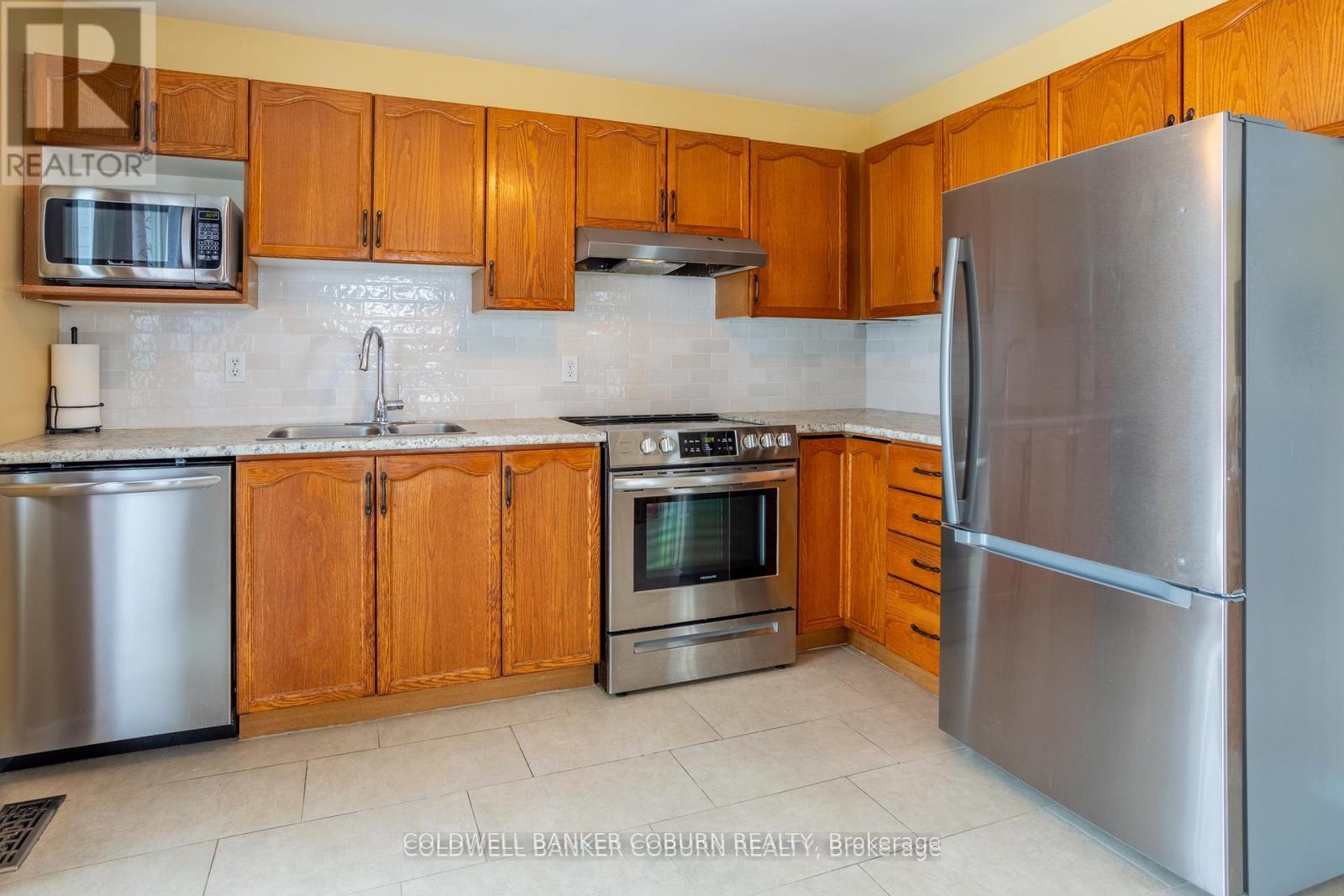 Photo 8 of 28 Landrigan Street, Arnprior, Arnprior — HOMEH