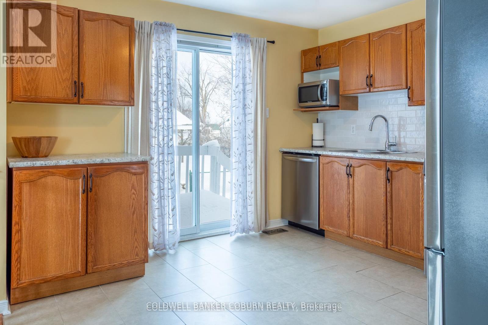 Photo 9 of 28 Landrigan Street, Arnprior, Arnprior — HOMEH