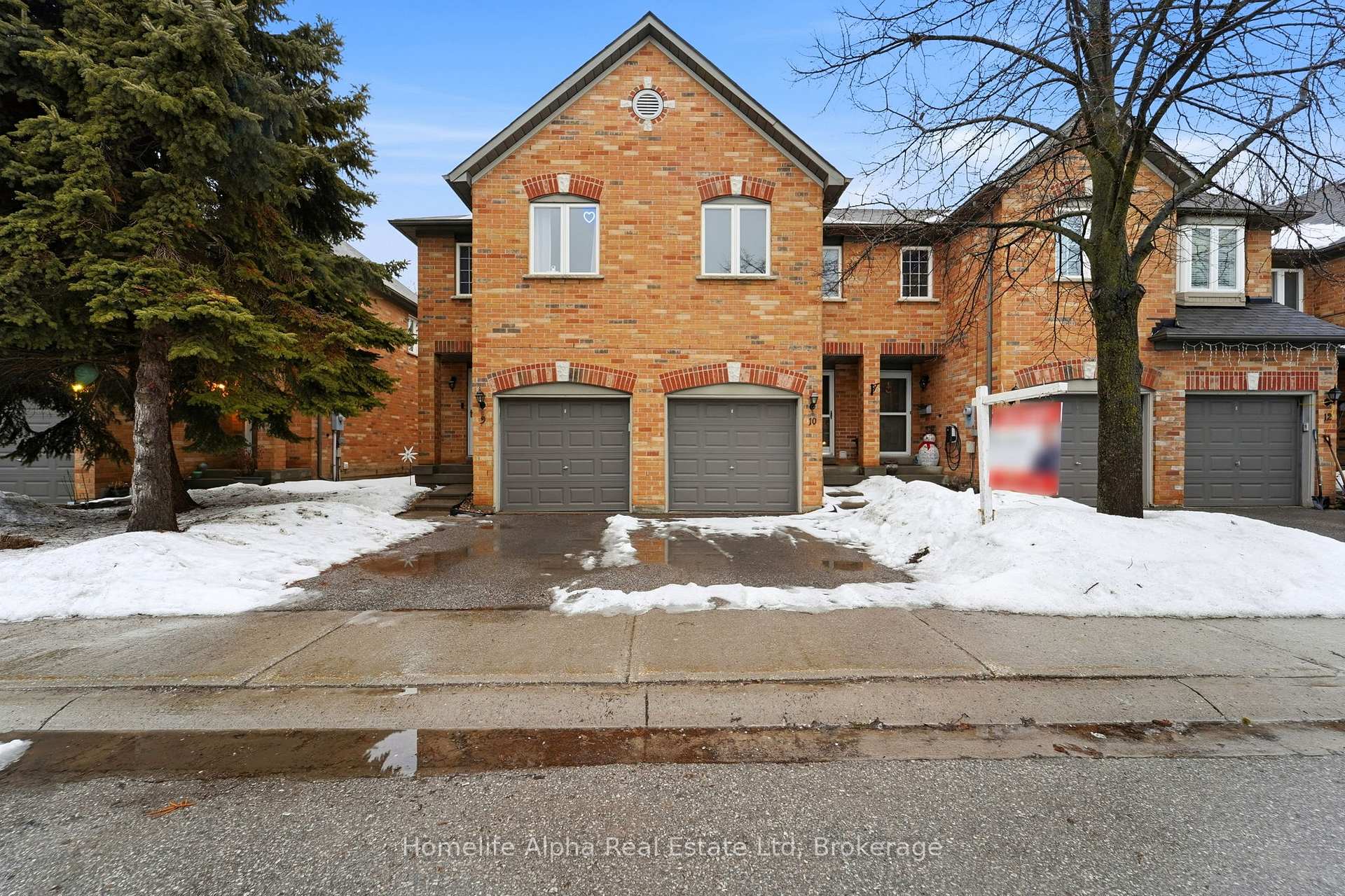 Photo 2 of Unit 10, 6400 Lawrence Avenue E, Scarborough, Rouge — HOMEH