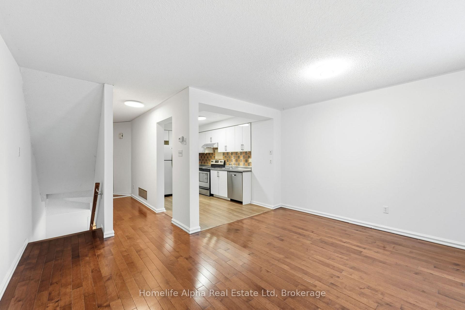 Photo 25 of Unit 10, 6400 Lawrence Avenue E, Scarborough, Rouge — HOMEH