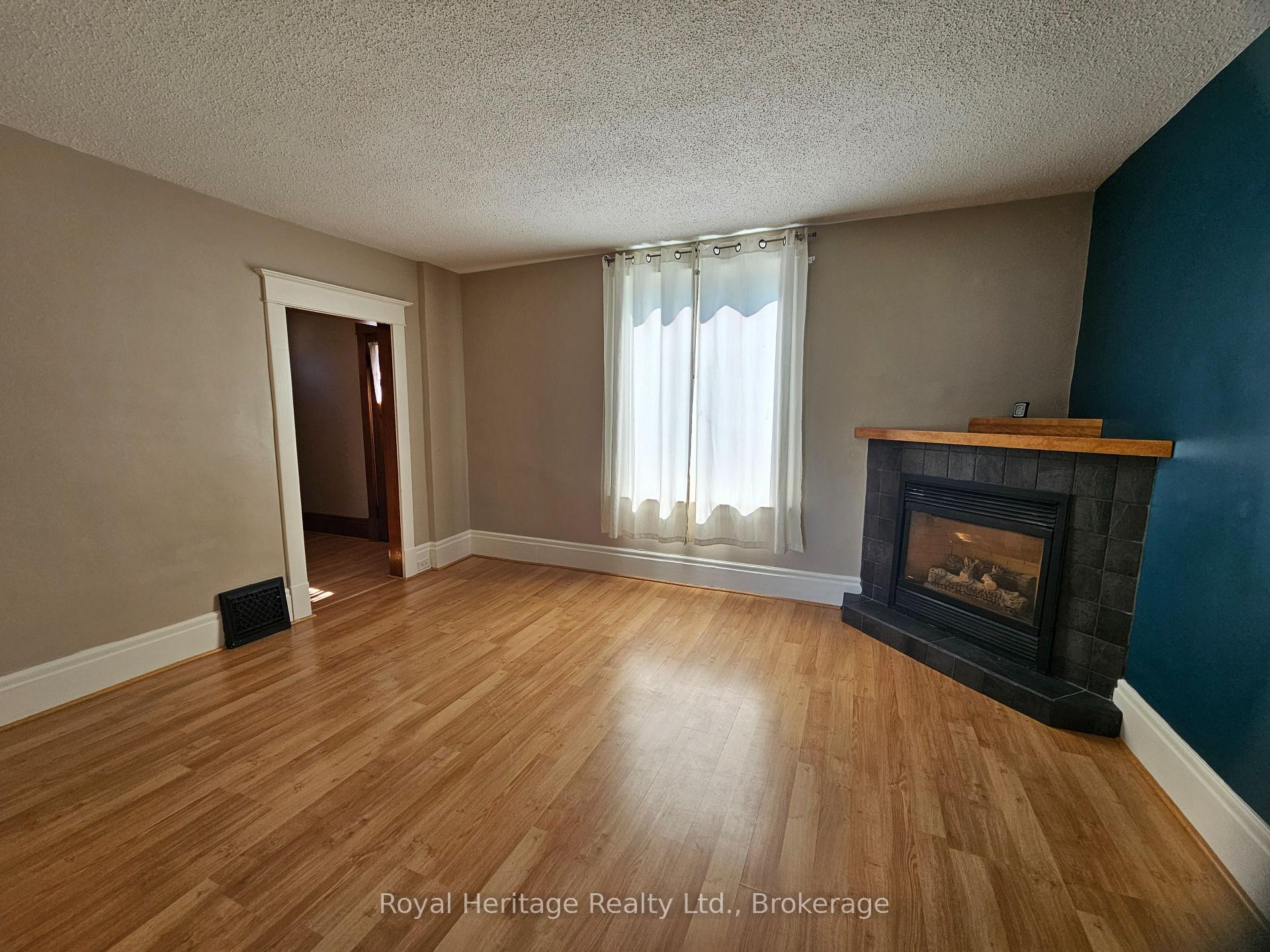 Photo 10 of 102 Catharine Street, Belleville, Belleville Ward — HOMEH