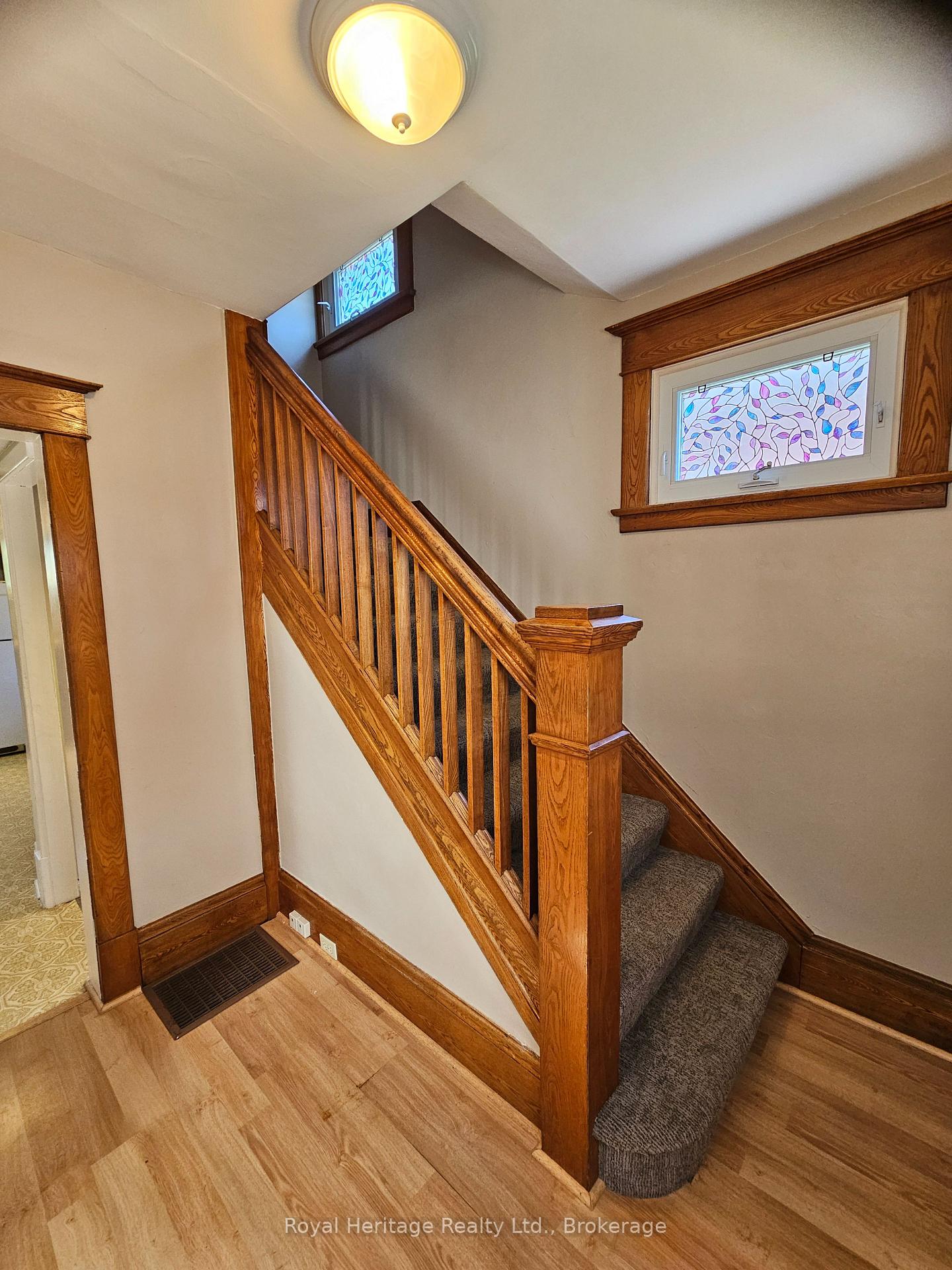 Photo 13 of 102 Catharine Street, Belleville, Belleville Ward — HOMEH