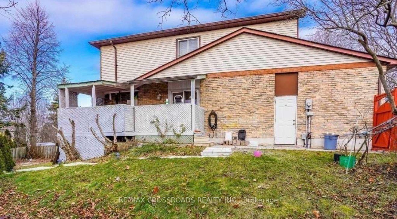 Photo 6 of 98 Kirby Crescent, Whitby, Blue Grass Meadows — HOMEH