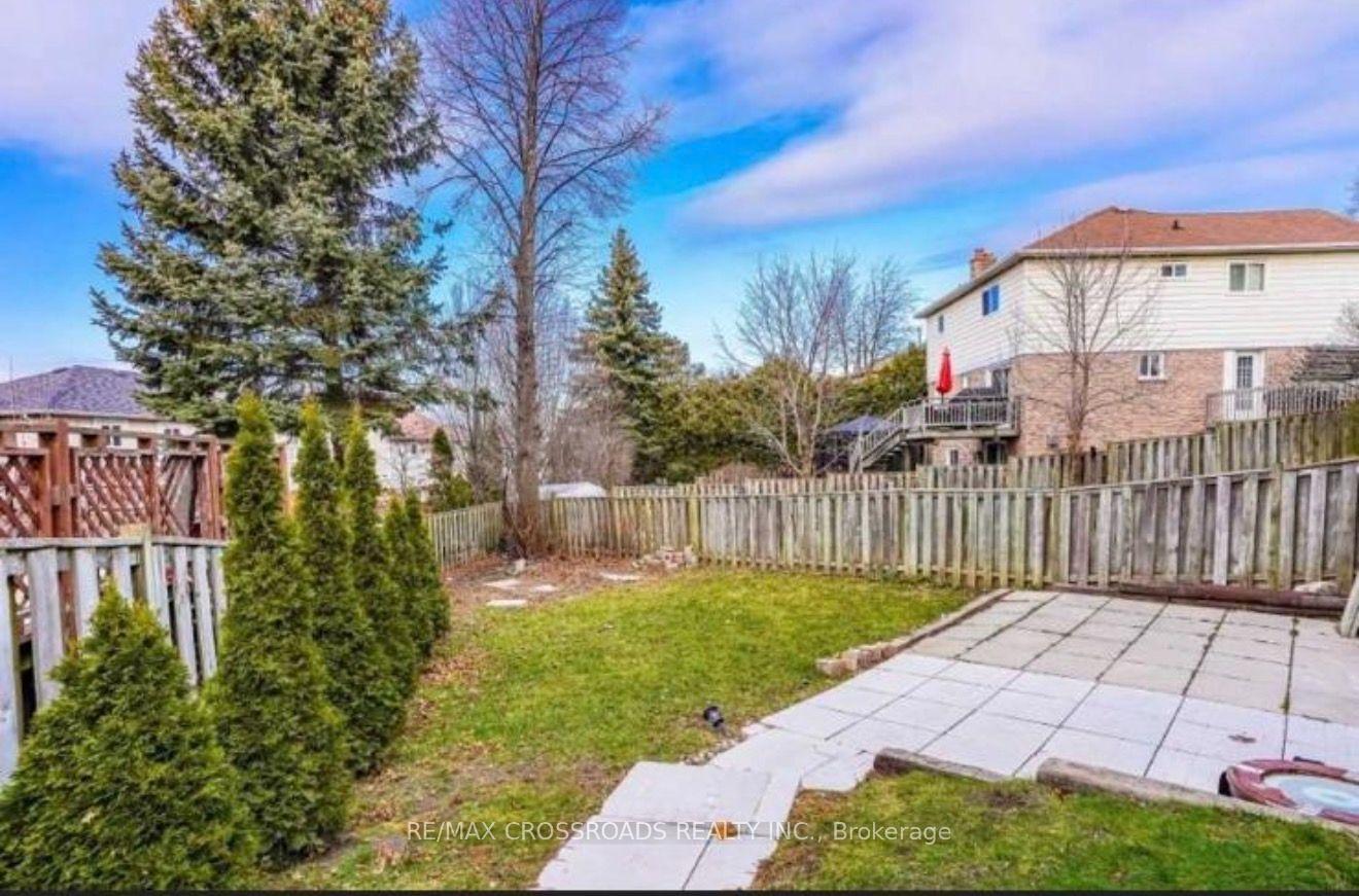 Photo 7 of 98 Kirby Crescent, Whitby, Blue Grass Meadows — HOMEH