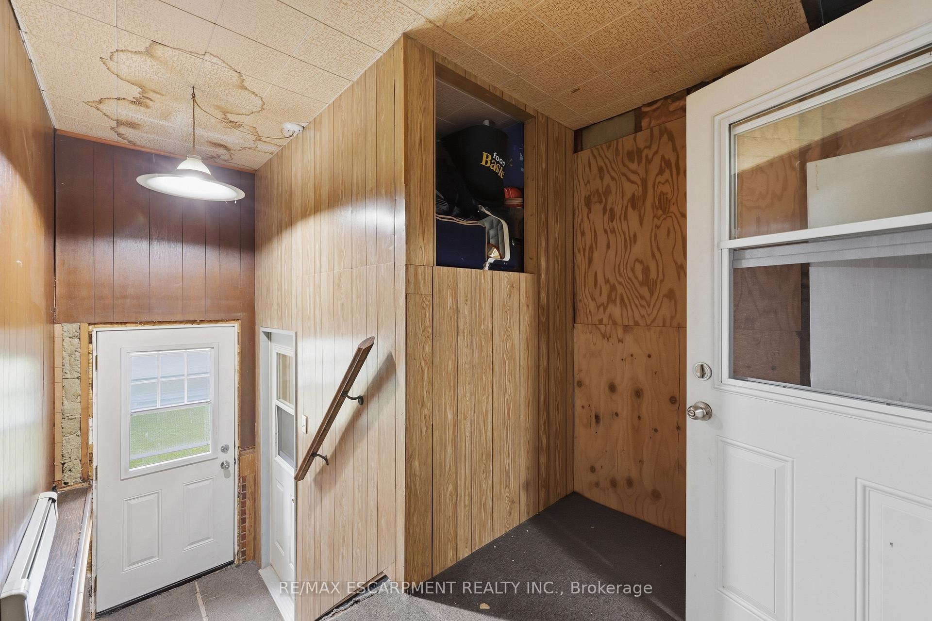 Photo 15 of 8404 Chippewa Road, Hamilton, Mount Hope — HOMEH