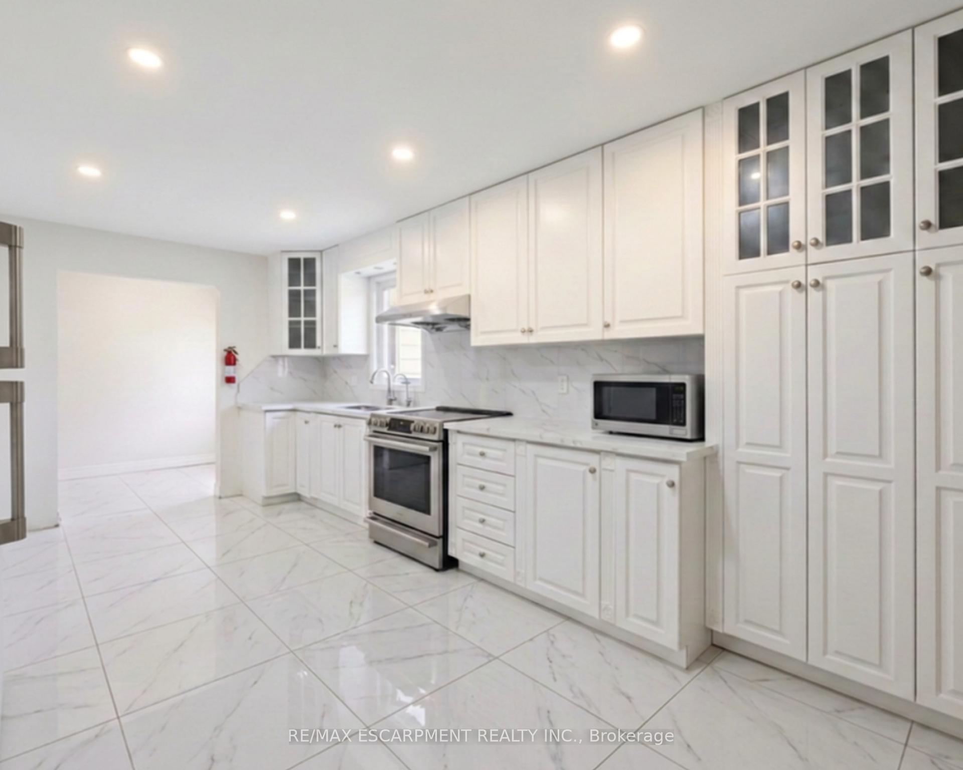 Photo 23 of 8404 Chippewa Road, Hamilton, Mount Hope — HOMEH