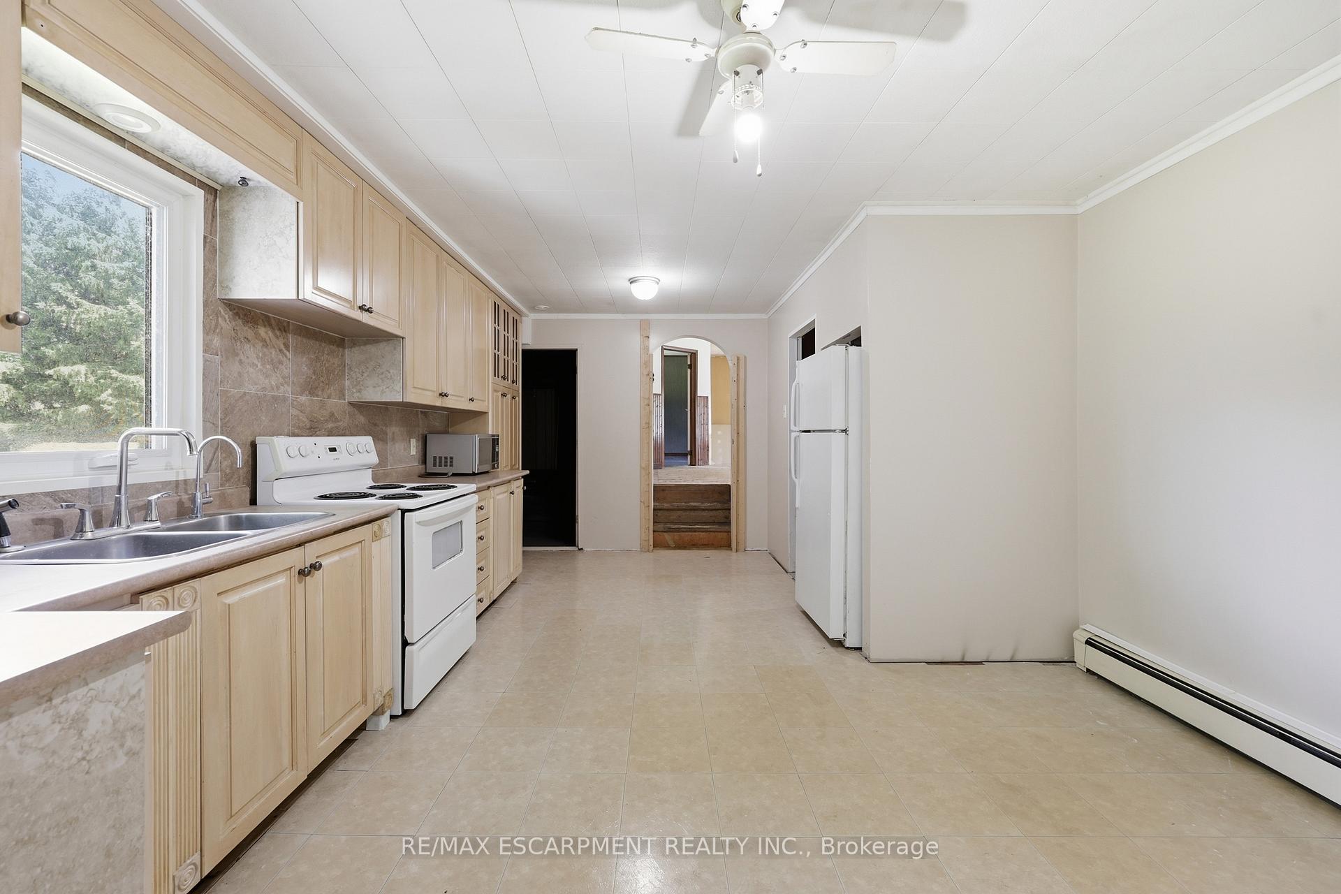 Photo 24 of 8404 Chippewa Road, Hamilton, Mount Hope — HOMEH