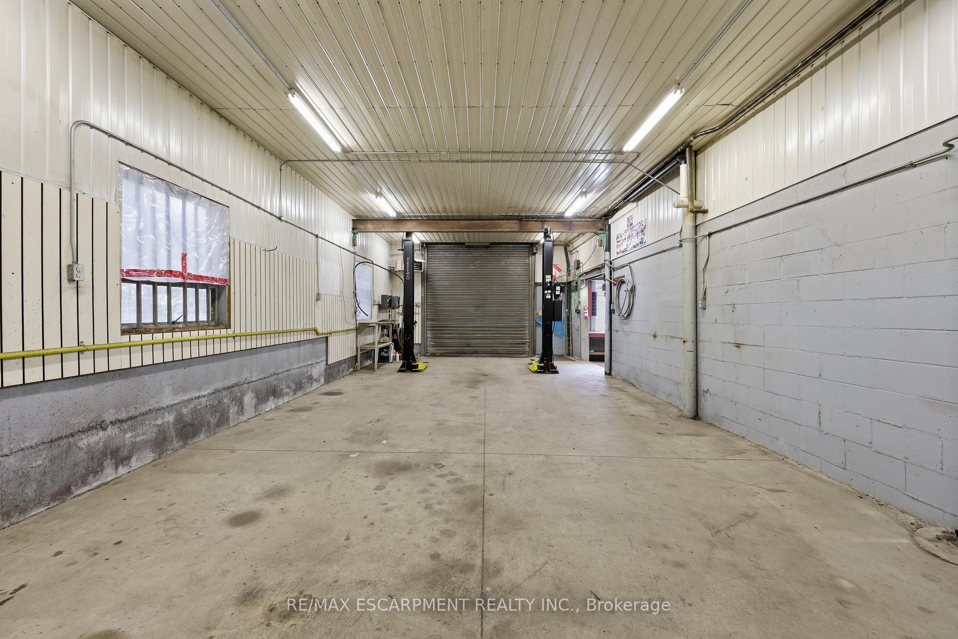 Photo 37 of 8404 Chippewa Road, Hamilton, Mount Hope — HOMEH