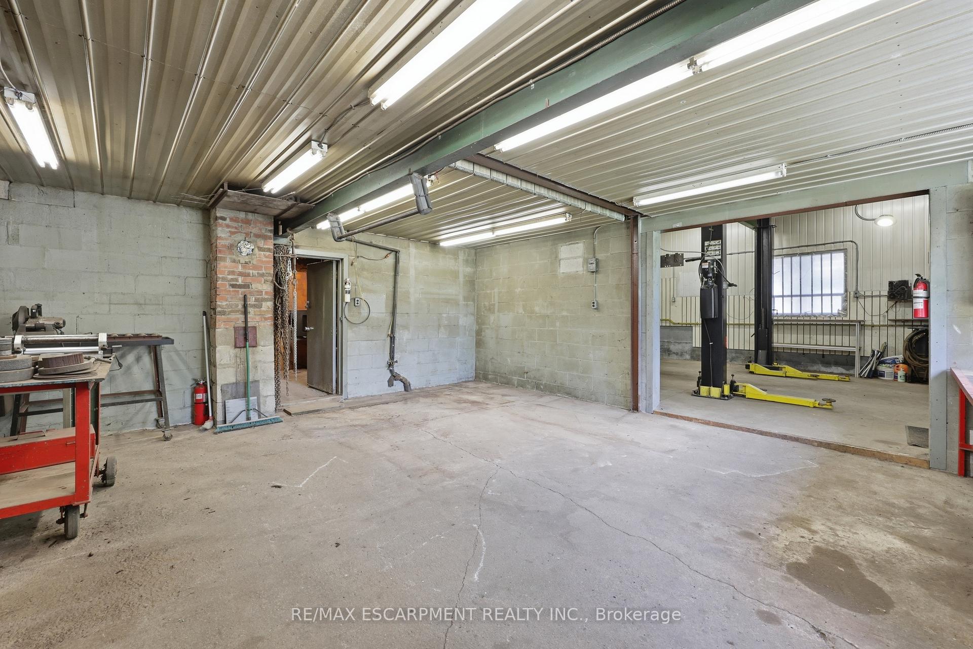 Photo 39 of 8404 Chippewa Road, Hamilton, Mount Hope — HOMEH