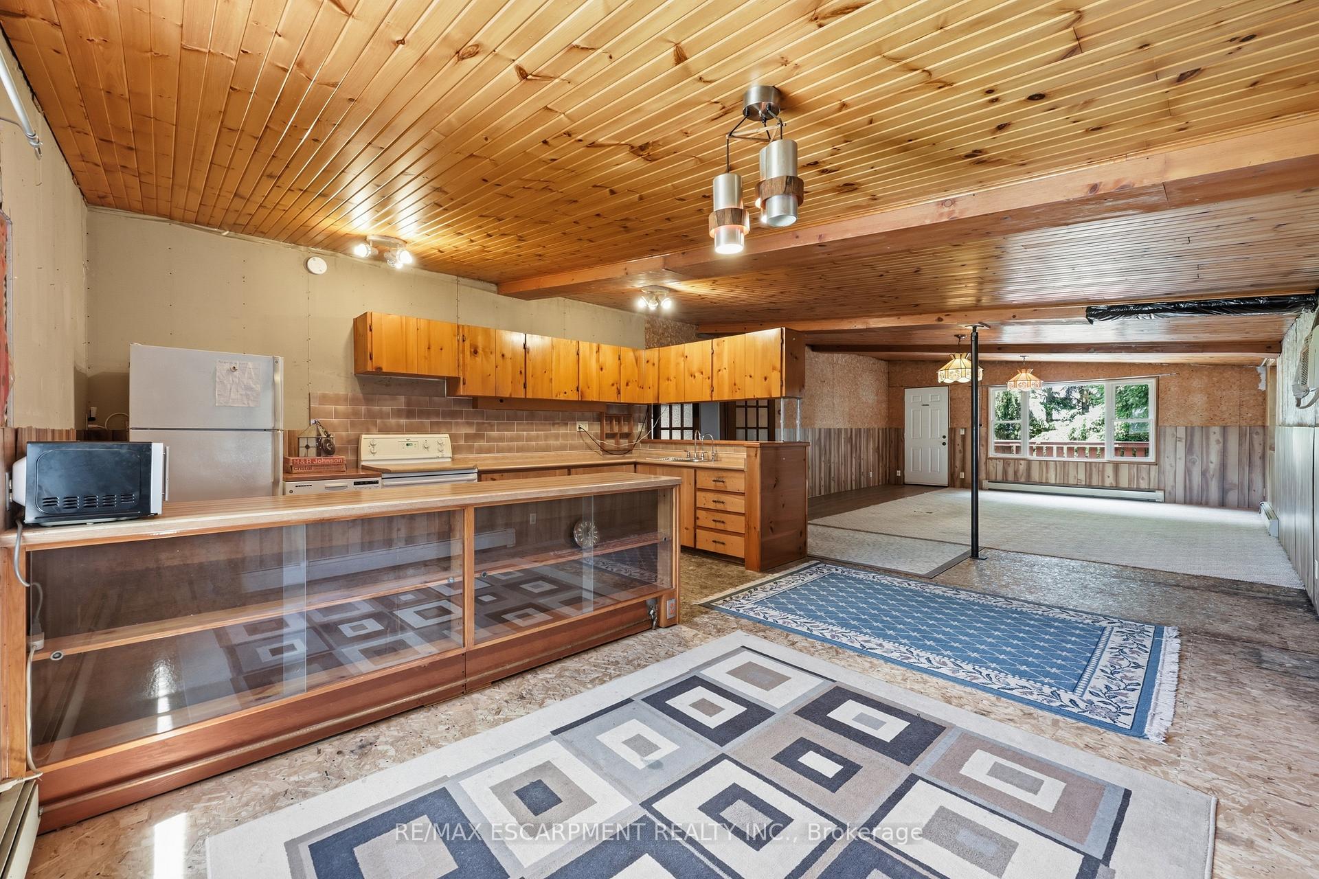 Photo 40 of 8404 Chippewa Road, Hamilton, Mount Hope — HOMEH