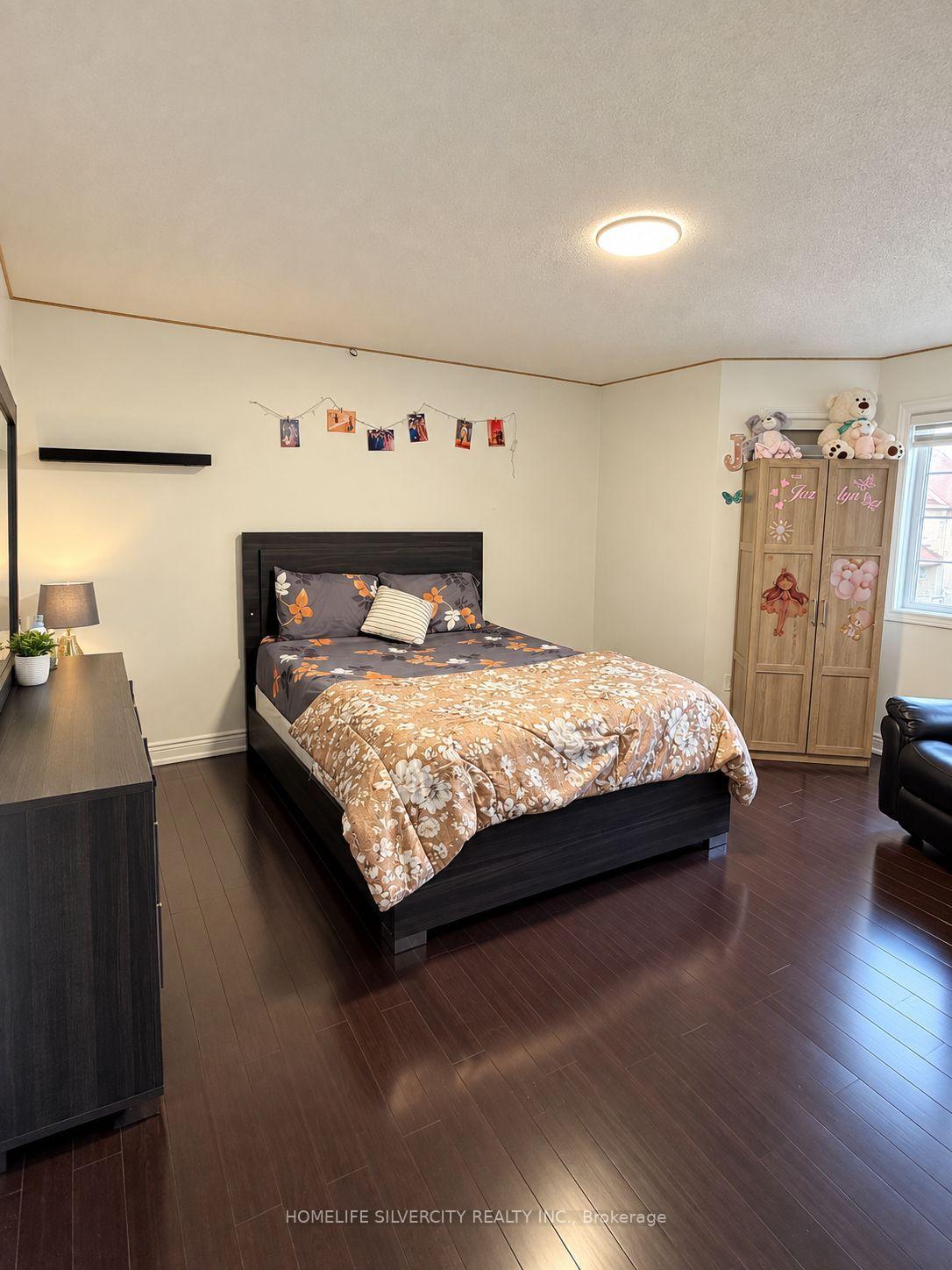 Photo 19 of 64 Treasure Drive, Brampton, Fletcher's Meadow — HOMEH