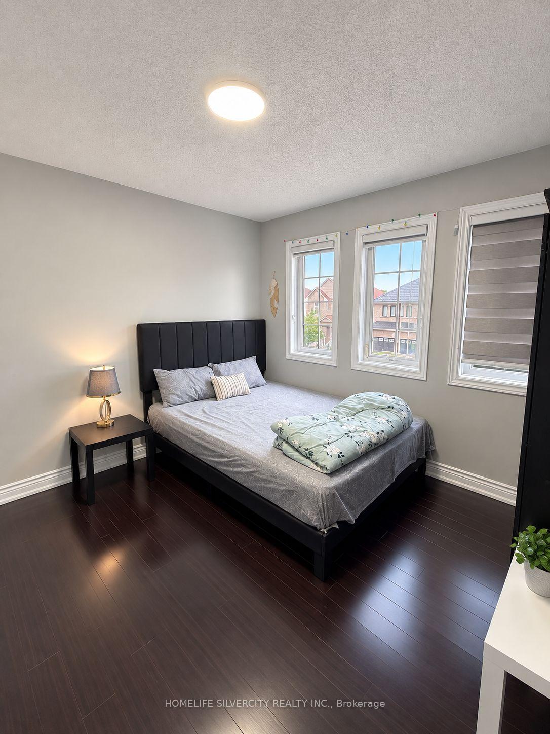 Photo 22 of 64 Treasure Drive, Brampton, Fletcher's Meadow — HOMEH