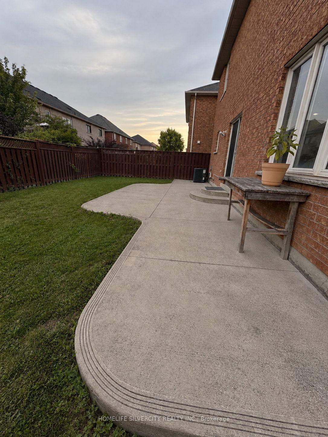 Photo 30 of 64 Treasure Drive, Brampton, Fletcher's Meadow — HOMEH
