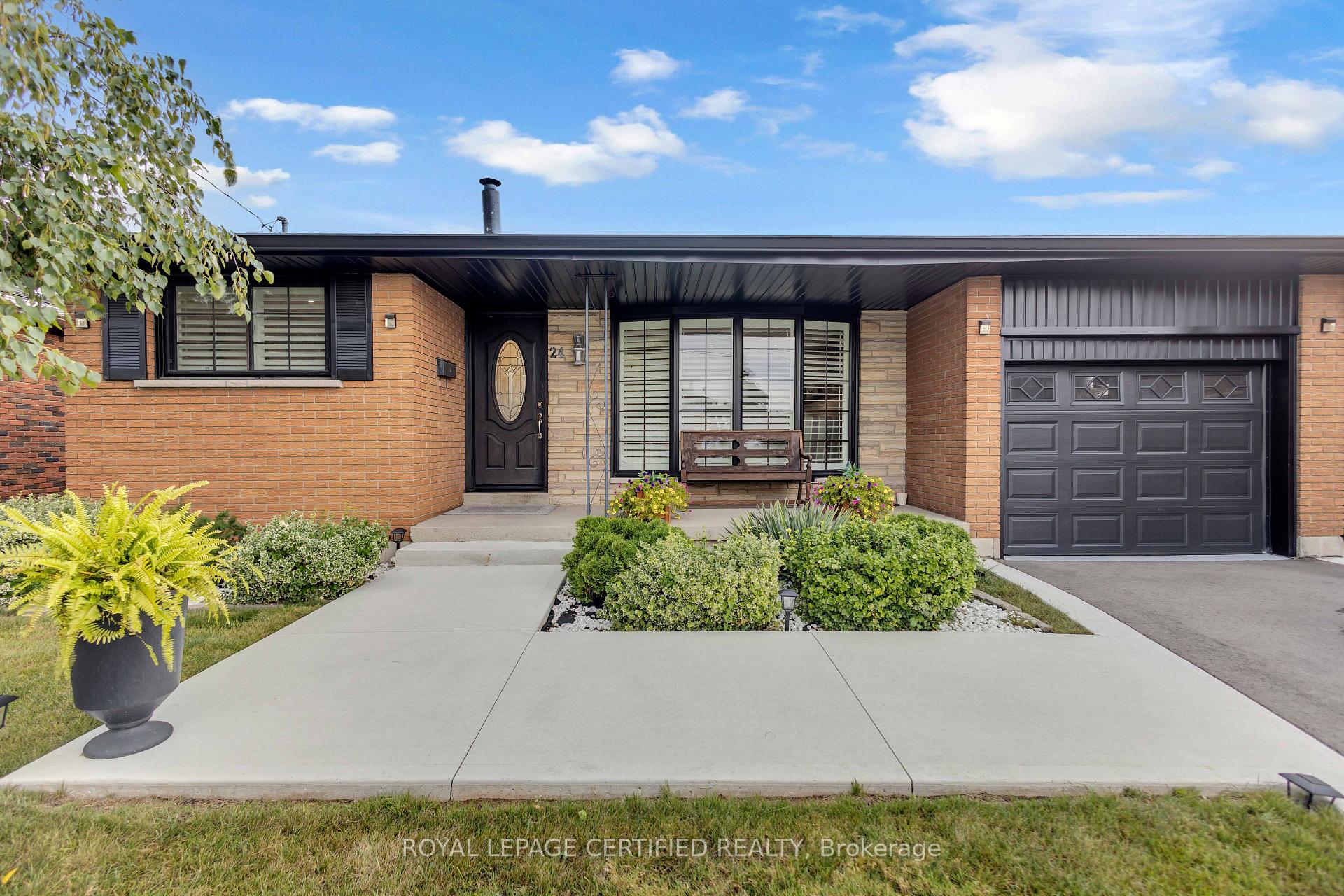 Photo 4 of 24 Northgate Drive, Hamilton, Lisgar — HOMEH