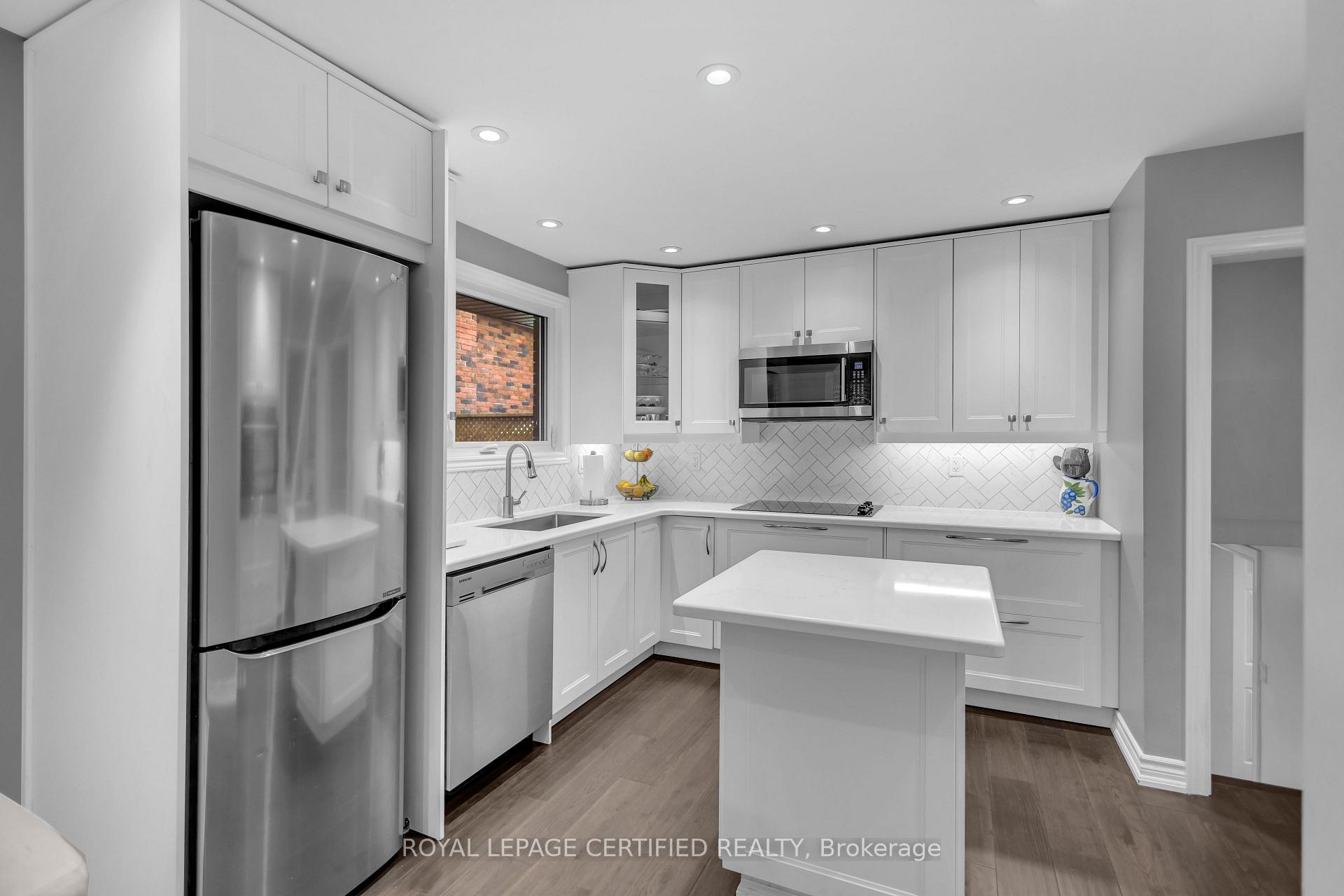 Photo 12 of 24 Northgate Drive, Hamilton, Lisgar — HOMEH