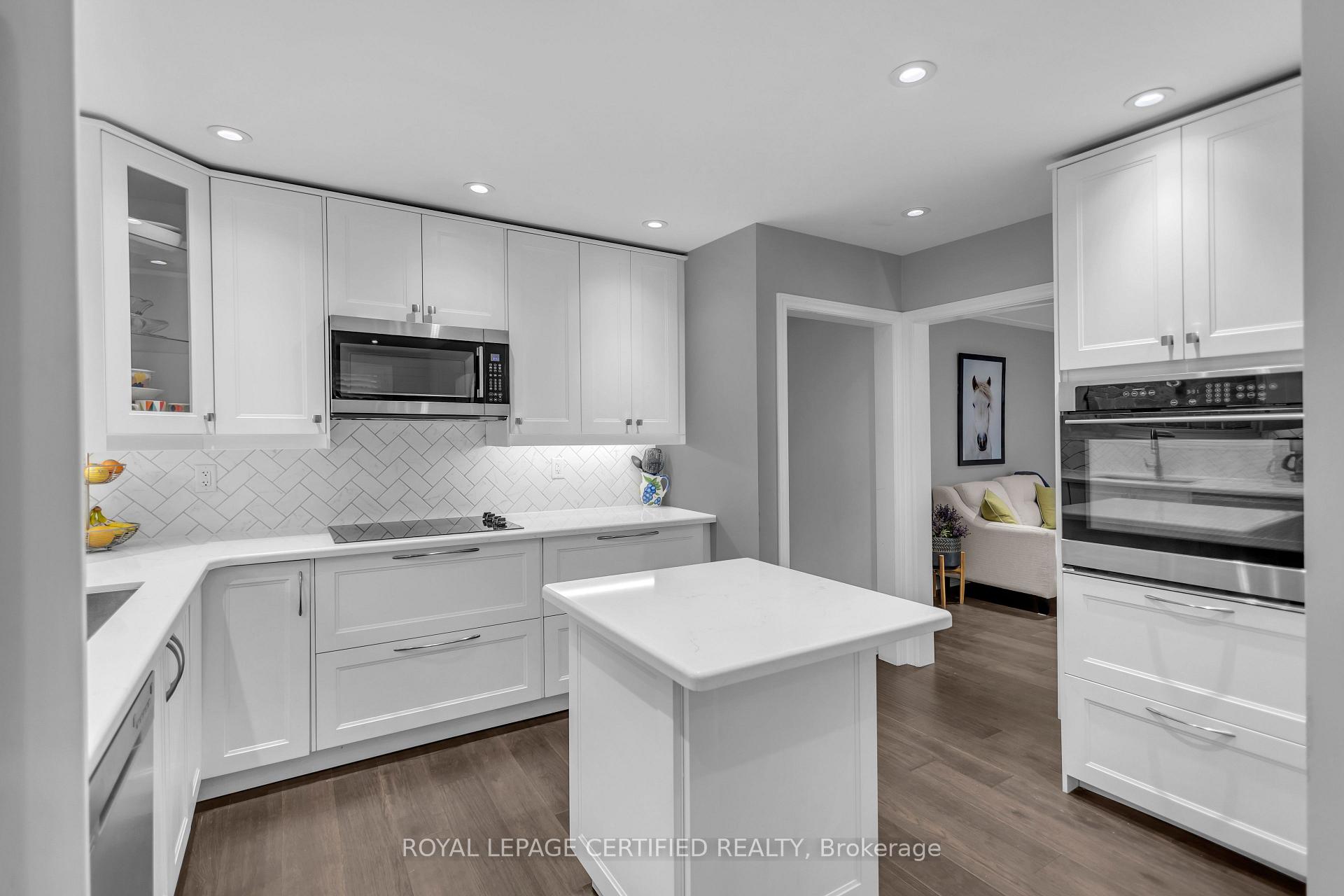 Photo 13 of 24 Northgate Drive, Hamilton, Lisgar — HOMEH