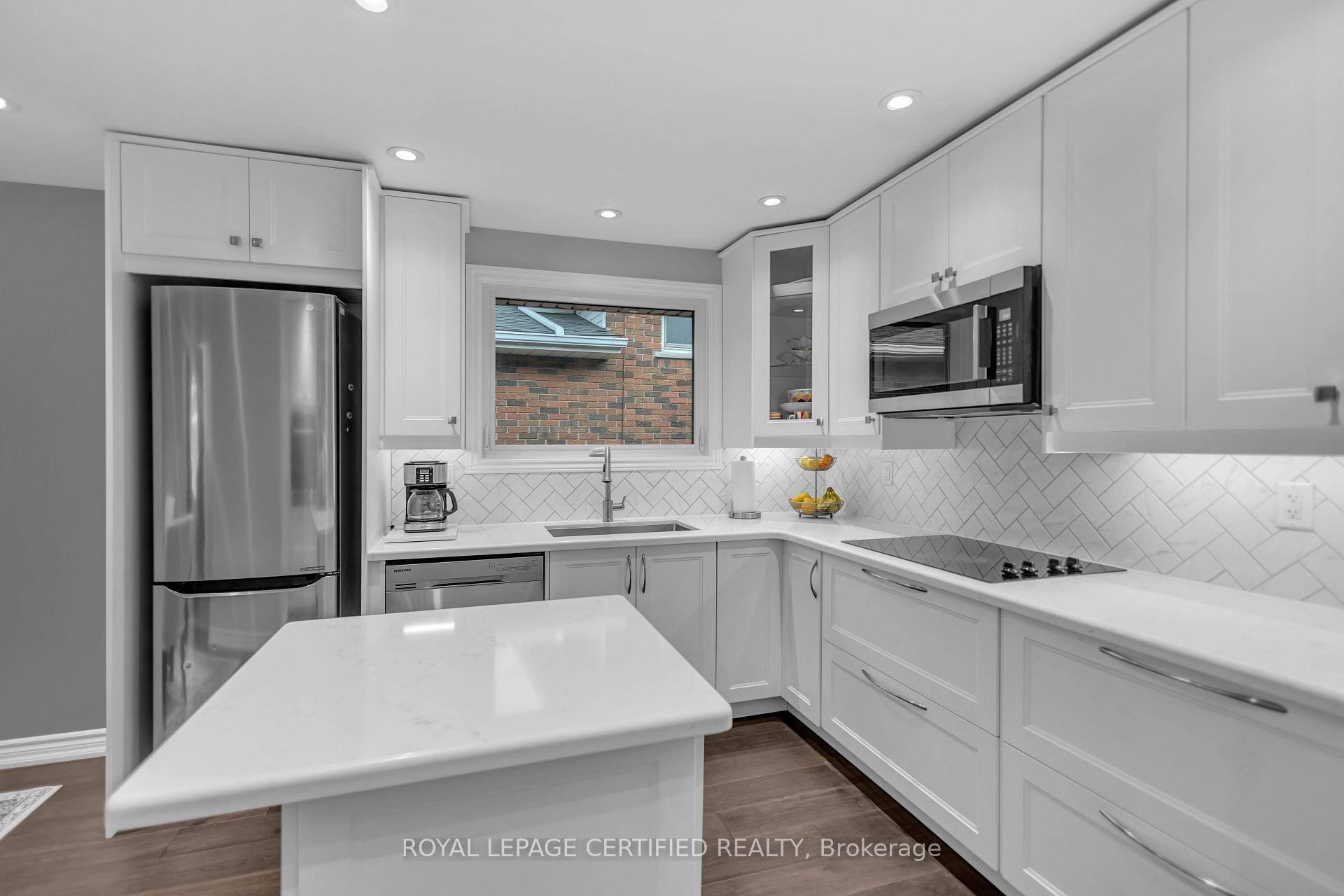 Photo 14 of 24 Northgate Drive, Hamilton, Lisgar — HOMEH