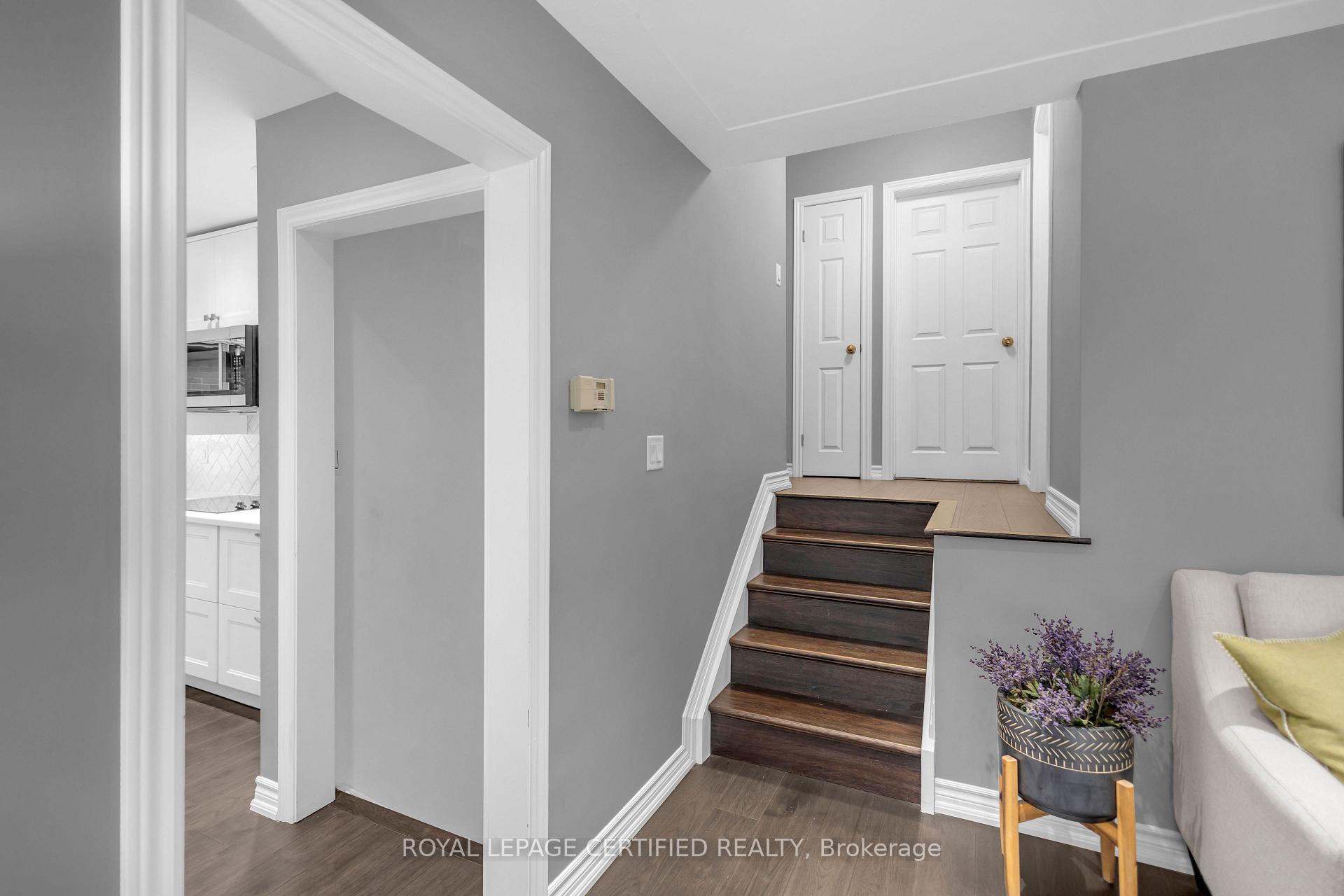 Photo 16 of 24 Northgate Drive, Hamilton, Lisgar — HOMEH