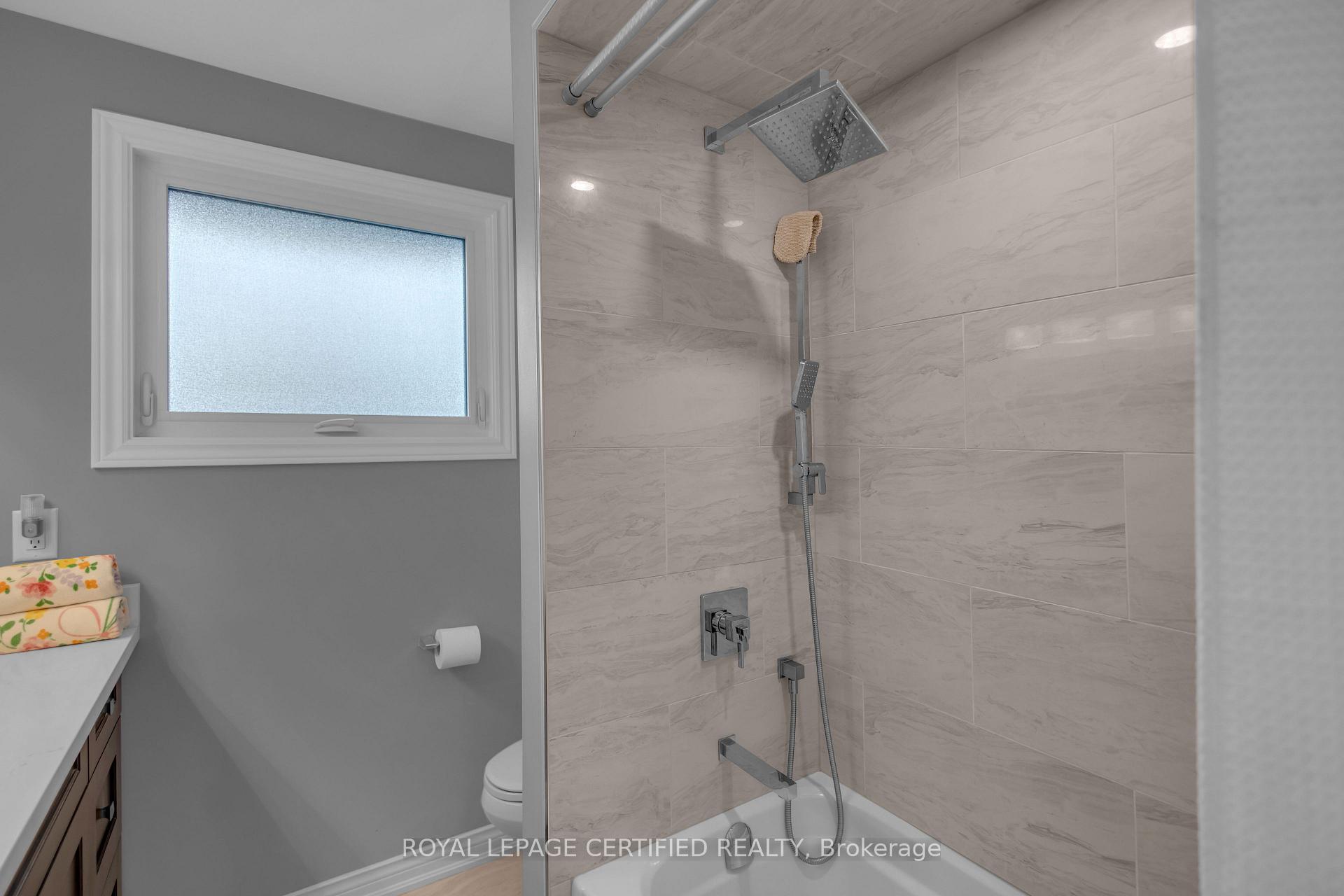 Photo 23 of 24 Northgate Drive, Hamilton, Lisgar — HOMEH
