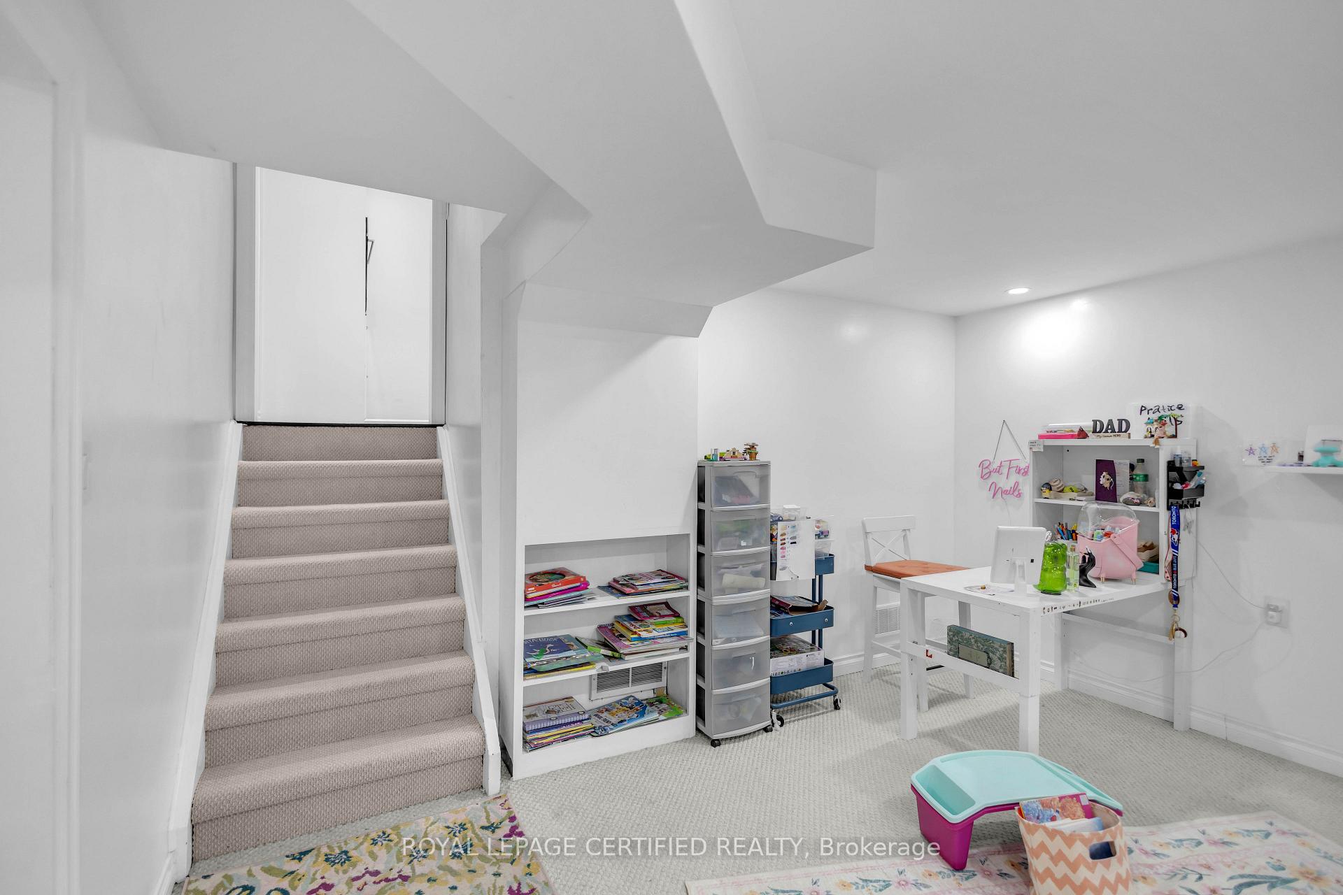 Photo 25 of 24 Northgate Drive, Hamilton, Lisgar — HOMEH
