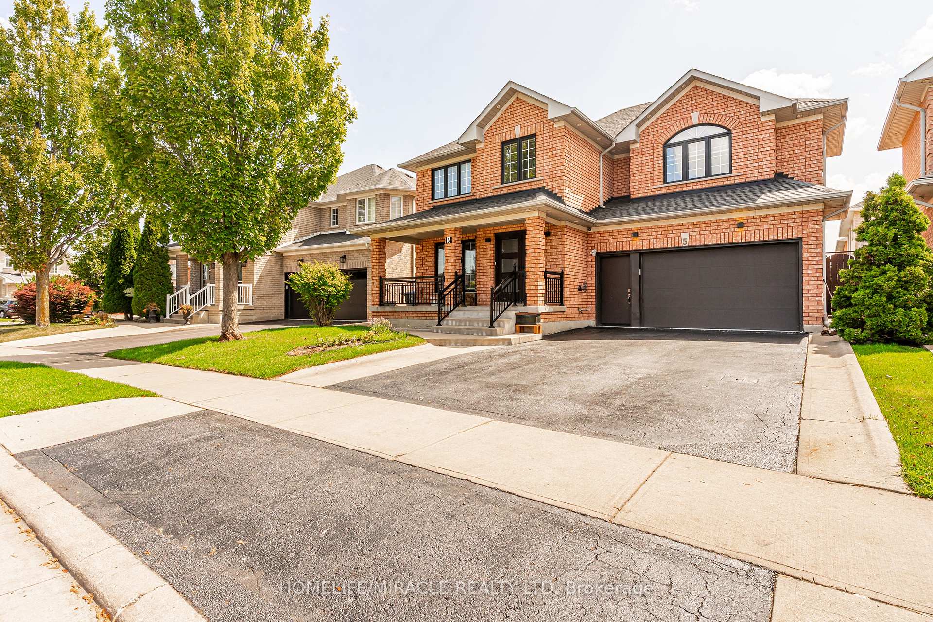 Photo 2 of 5 Octillo Boulevard, Brampton, Sandringham-Wellington — HOMEH
