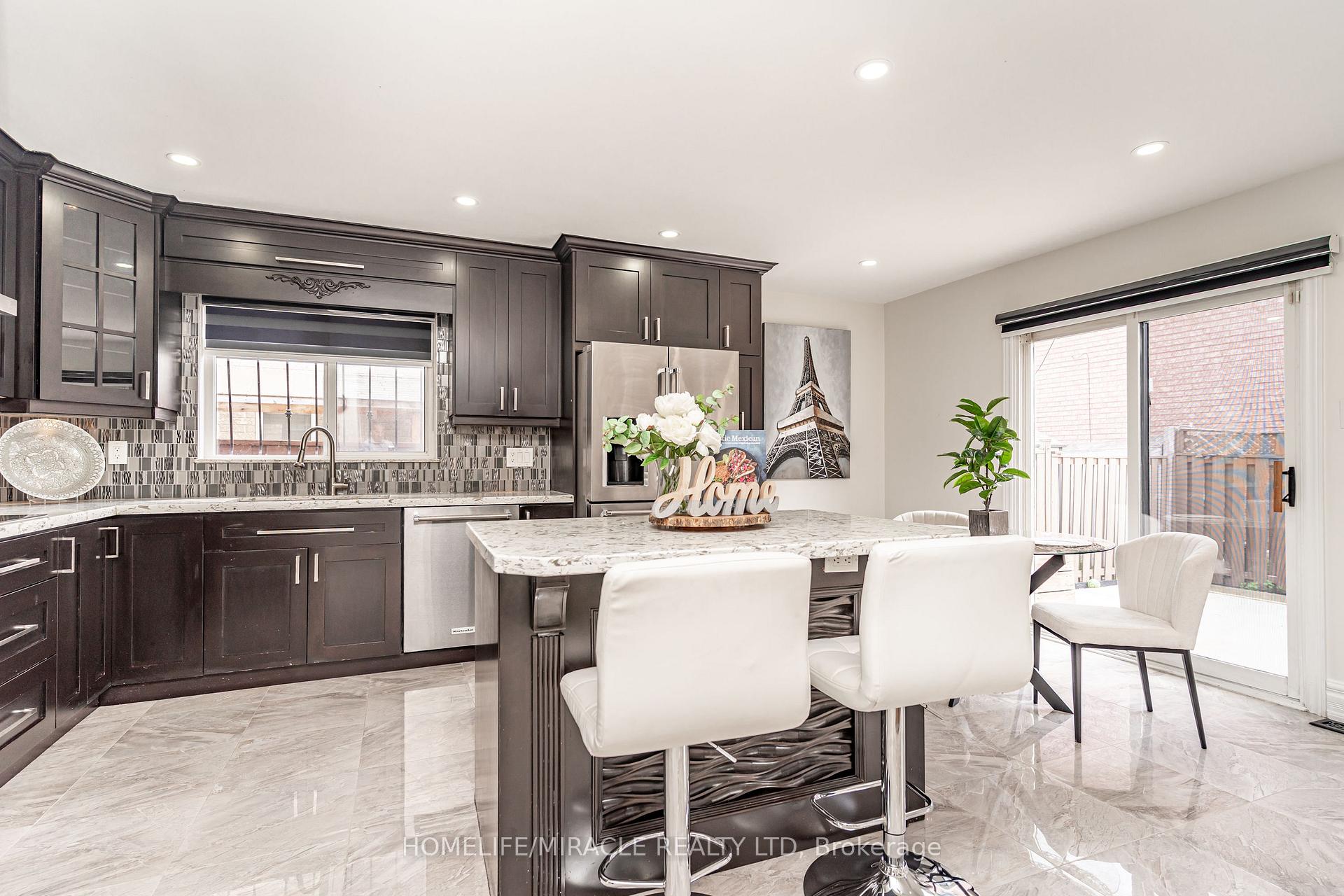 Photo 14 of 5 Octillo Boulevard, Brampton, Sandringham-Wellington — HOMEH