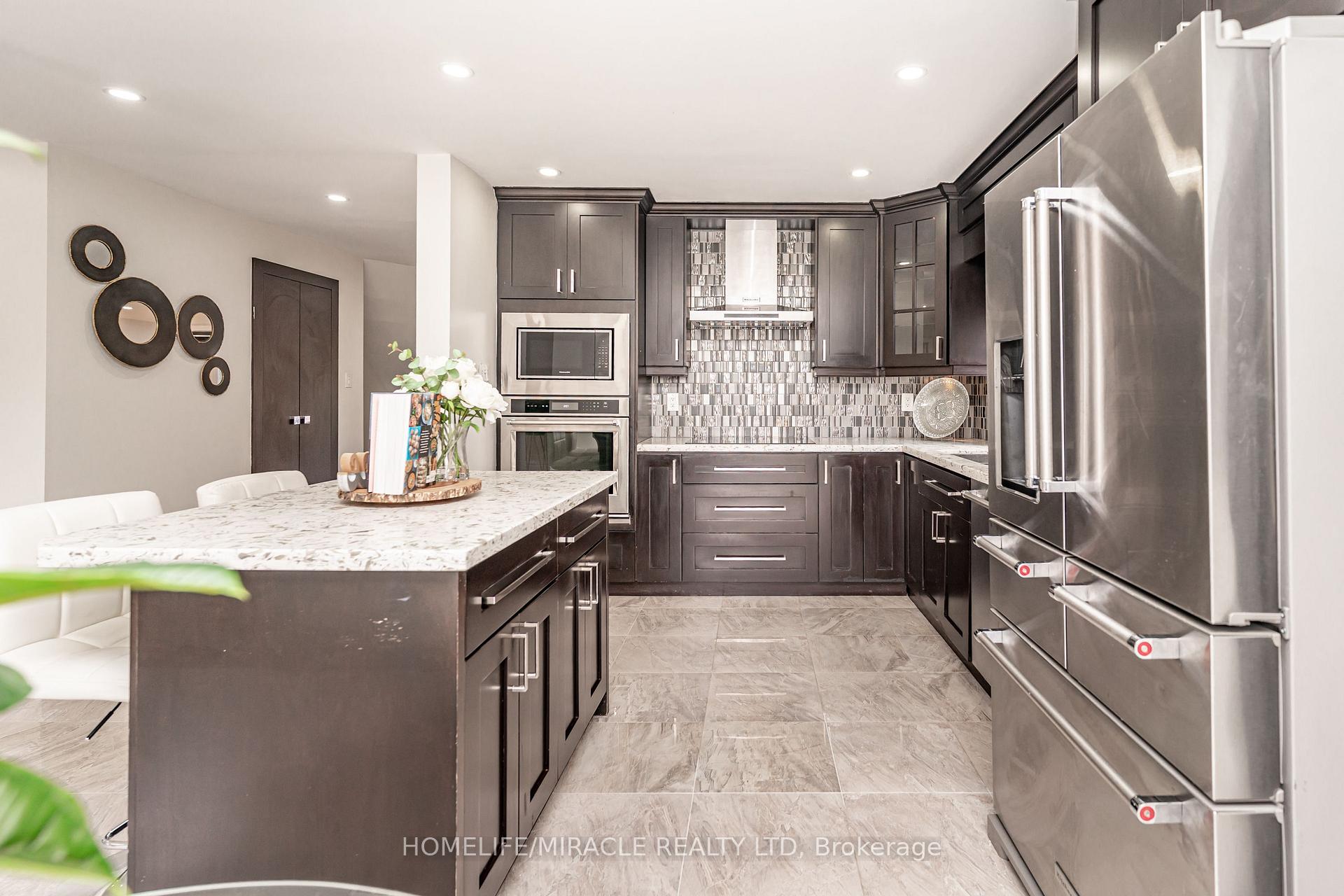 Photo 16 of 5 Octillo Boulevard, Brampton, Sandringham-Wellington — HOMEH