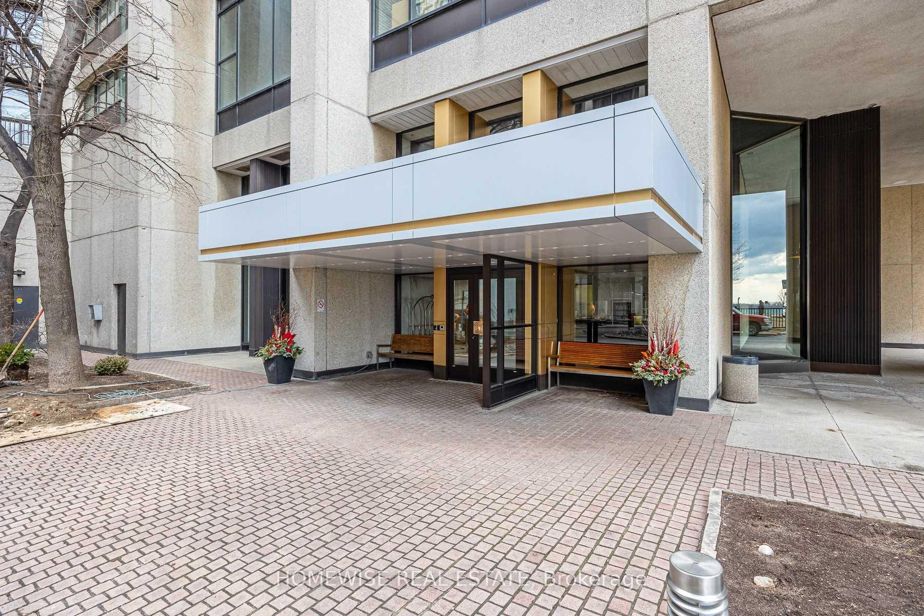 Photo 2 of Unit 1808, 33 Harbour Square, Toronto, Waterfront Communities — HOMEH