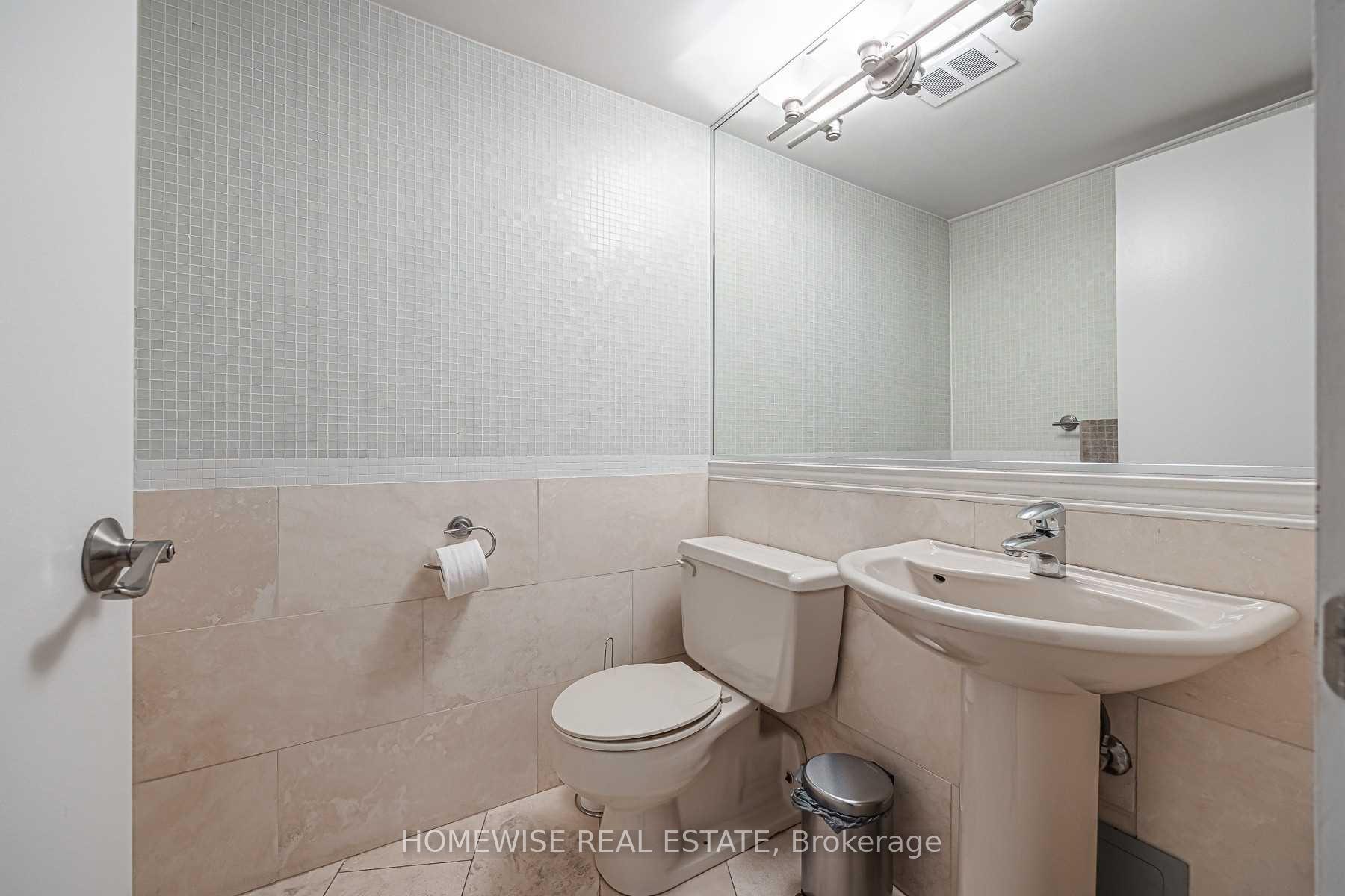 Photo 5 of Unit 1808, 33 Harbour Square, Toronto, Waterfront Communities — HOMEH