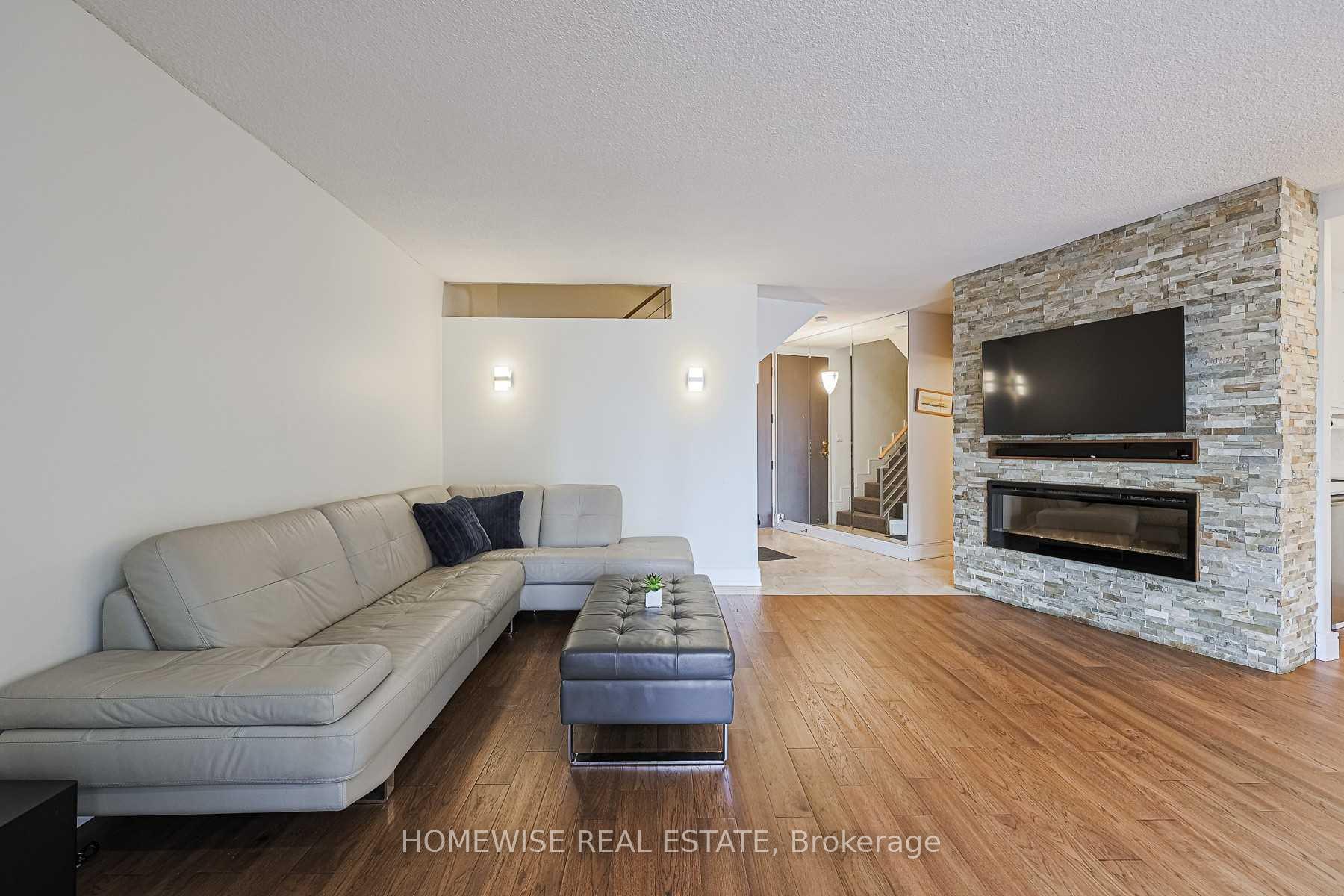 Photo 9 of Unit 1808, 33 Harbour Square, Toronto, Waterfront Communities — HOMEH