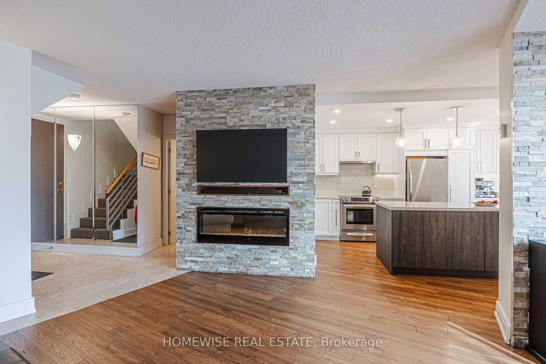 Photo 10 of Unit 1808, 33 Harbour Square, Toronto, Waterfront Communities — HOMEH