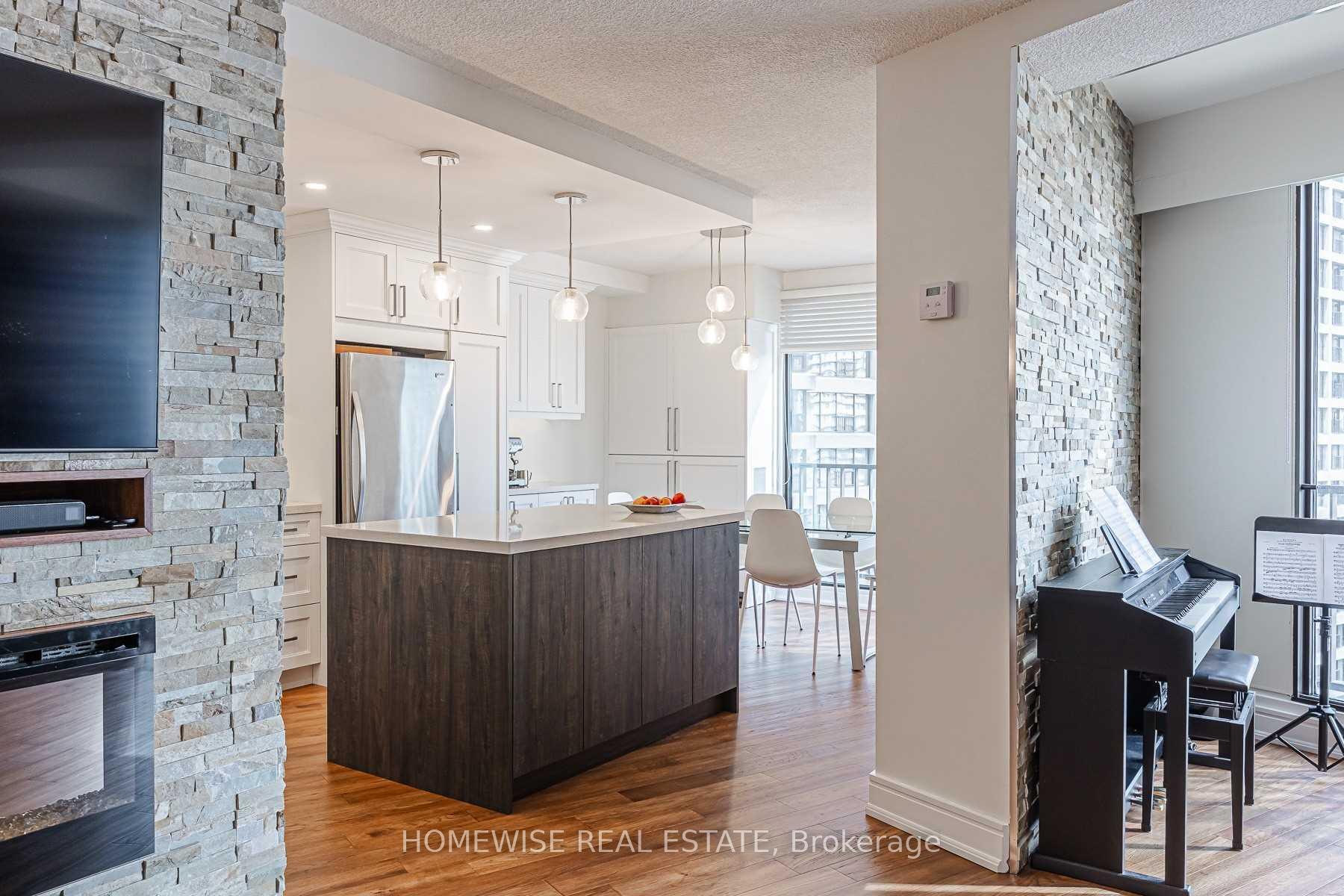 Photo 12 of Unit 1808, 33 Harbour Square, Toronto, Waterfront Communities — HOMEH