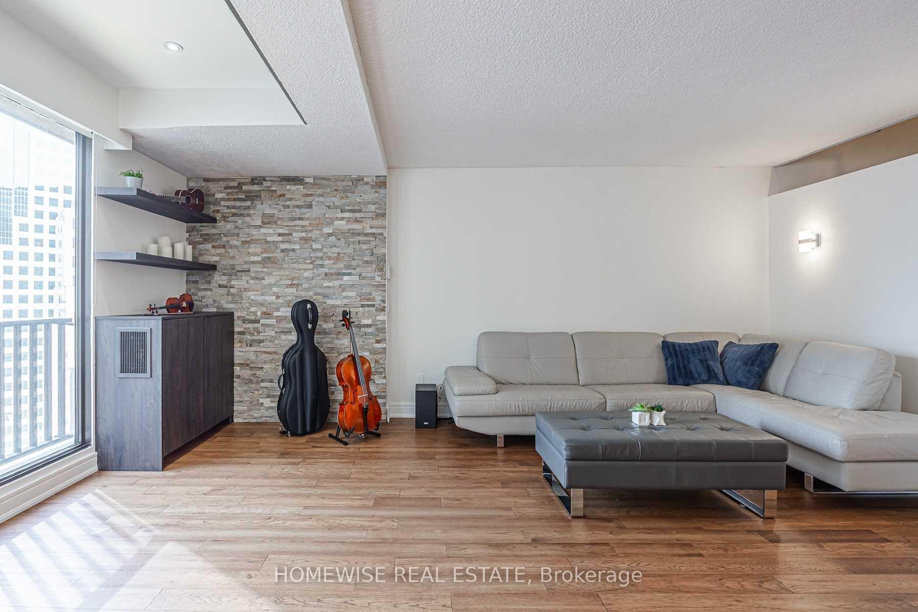 Photo 21 of Unit 1808, 33 Harbour Square, Toronto, Waterfront Communities — HOMEH