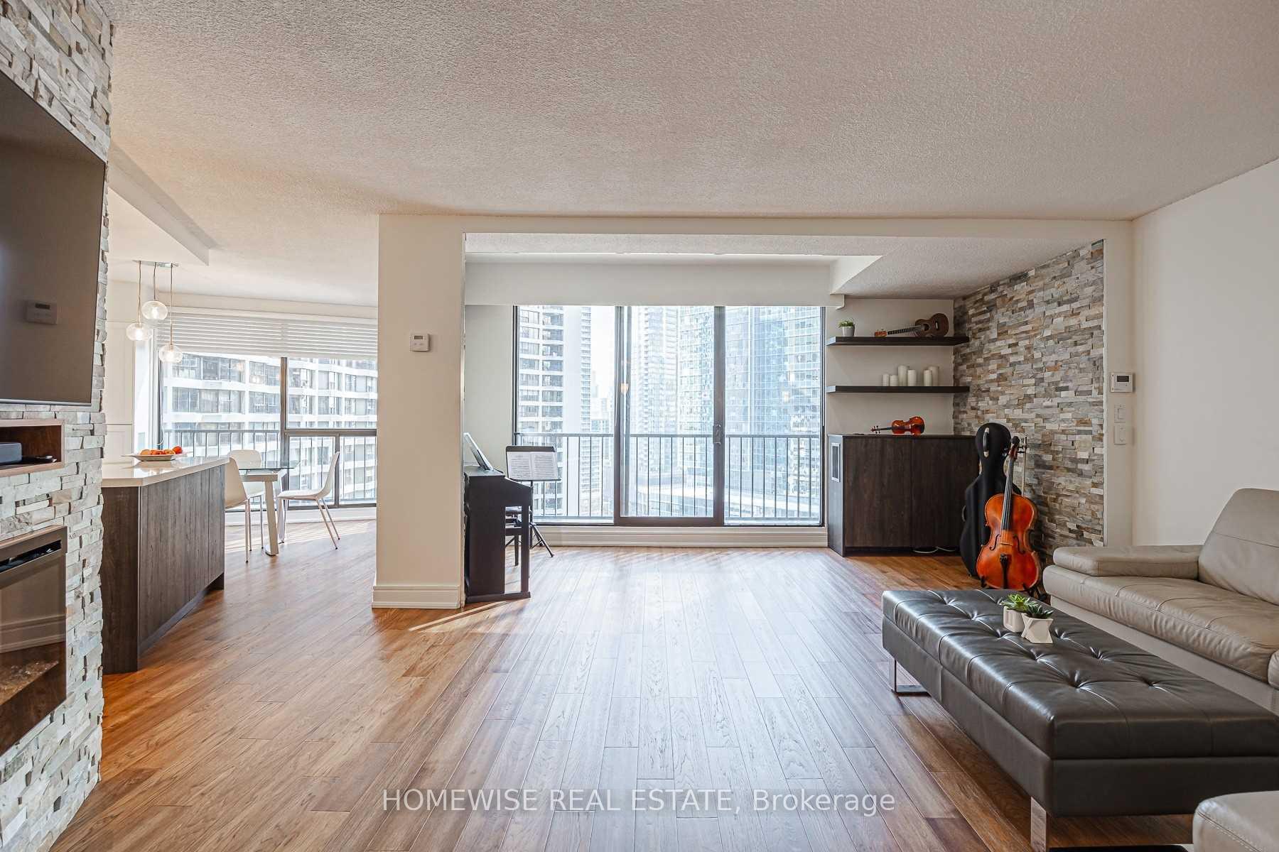 Photo 22 of Unit 1808, 33 Harbour Square, Toronto, Waterfront Communities — HOMEH