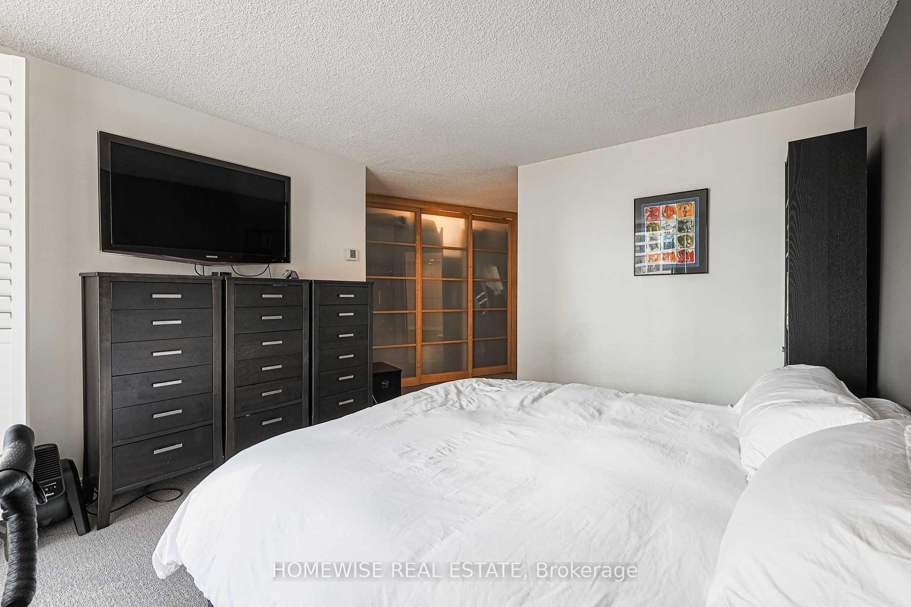 Photo 32 of Unit 1808, 33 Harbour Square, Toronto, Waterfront Communities — HOMEH