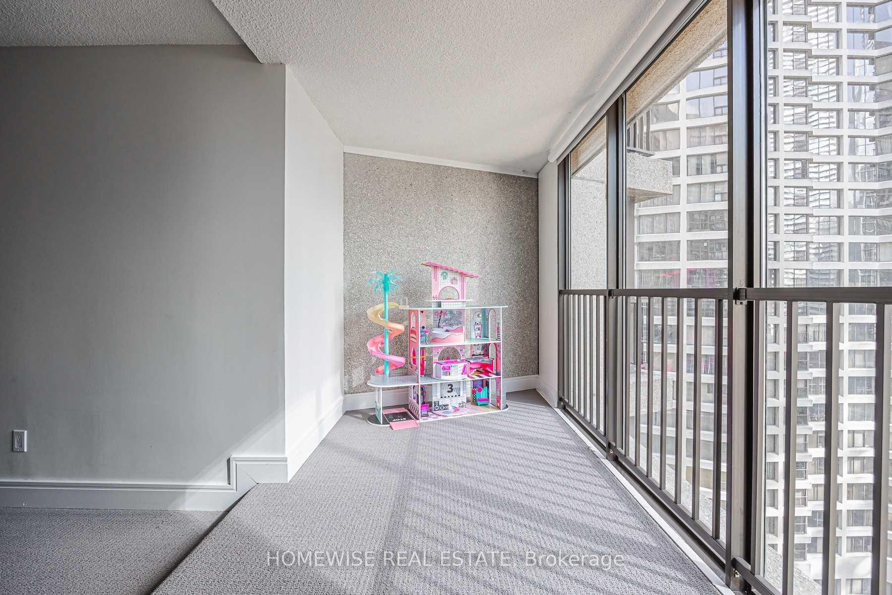 Photo 37 of Unit 1808, 33 Harbour Square, Toronto, Waterfront Communities — HOMEH