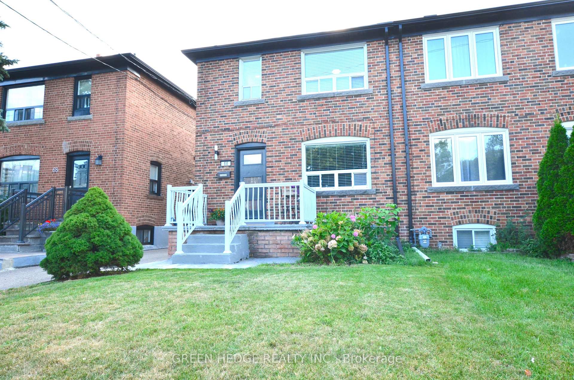 Photo 2 of 66 Cliff Street, Toronto, Rockcliffe-Smythe — HOMEH